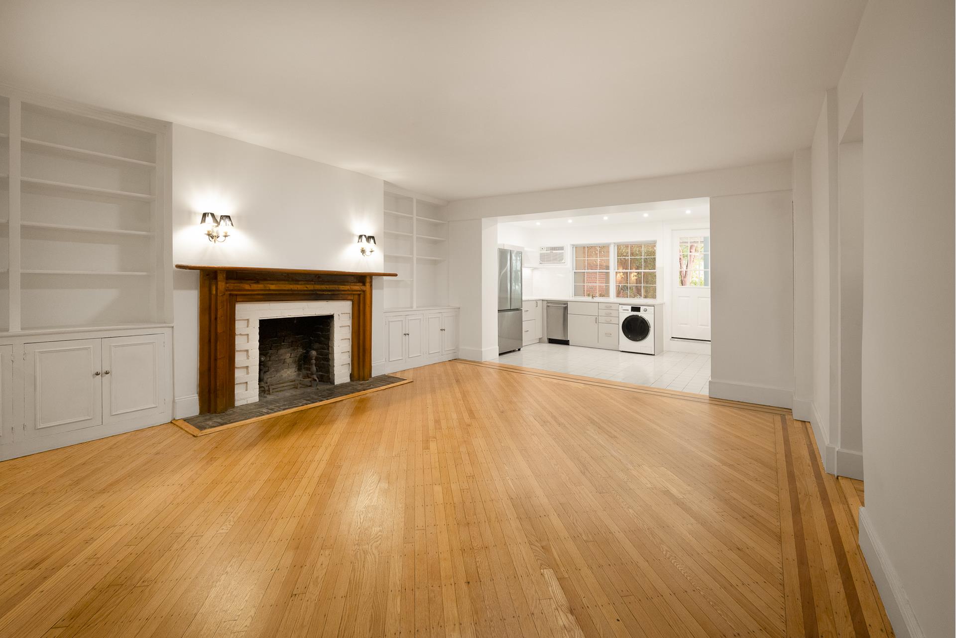 #1 photo, 34 West 9th Street, 曼哈顿 格林威治村 Greenwich Village , NY 10011