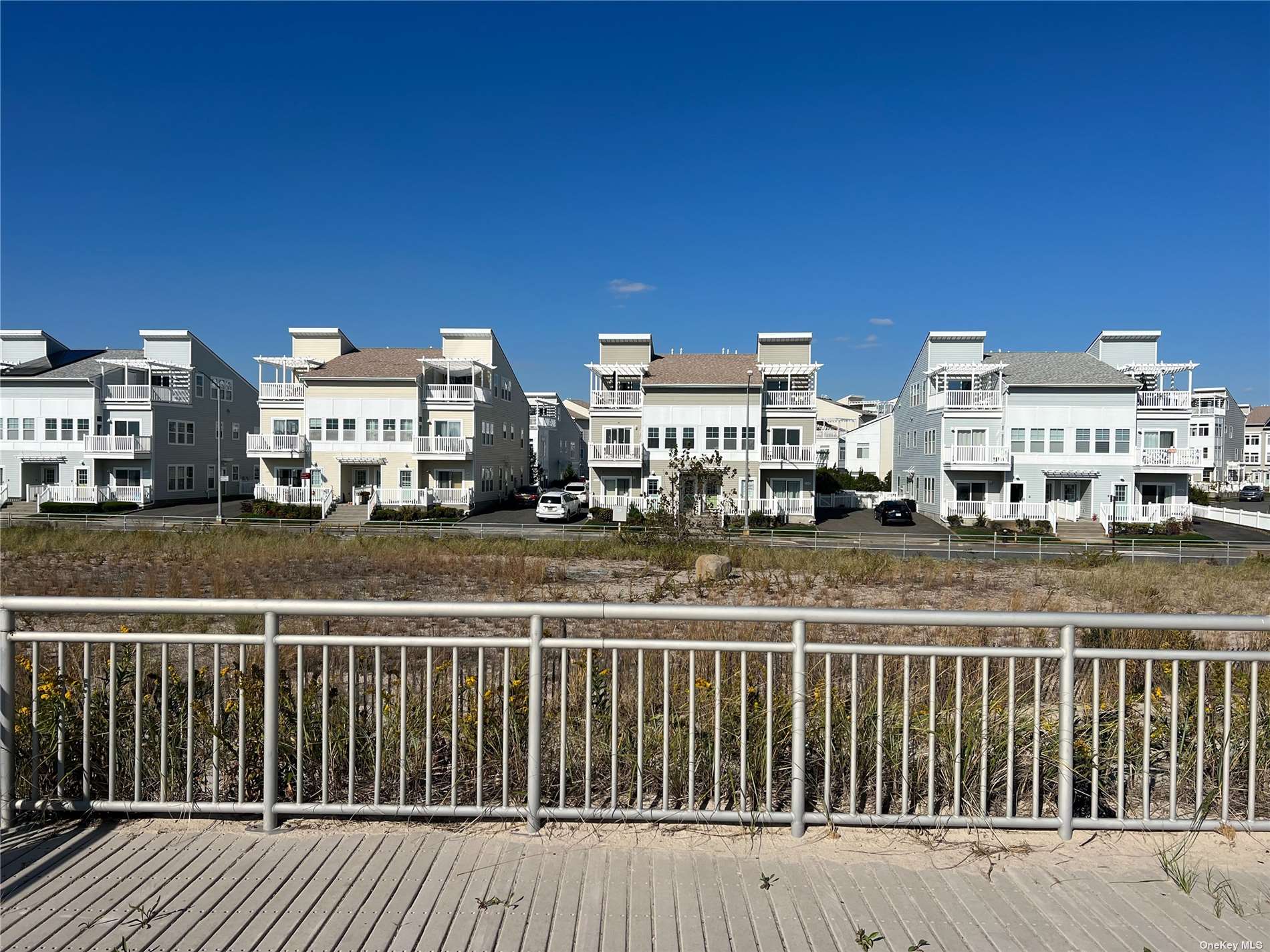 #1 photo, 65-10 Beach Front Road, 皇后区 Arverne , NY 11692