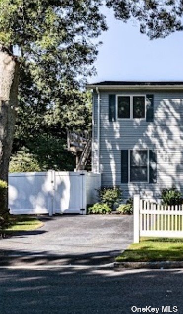 #1 photo, 24 Longhorn Lane, 东长岛 East Setauket , NY 11733