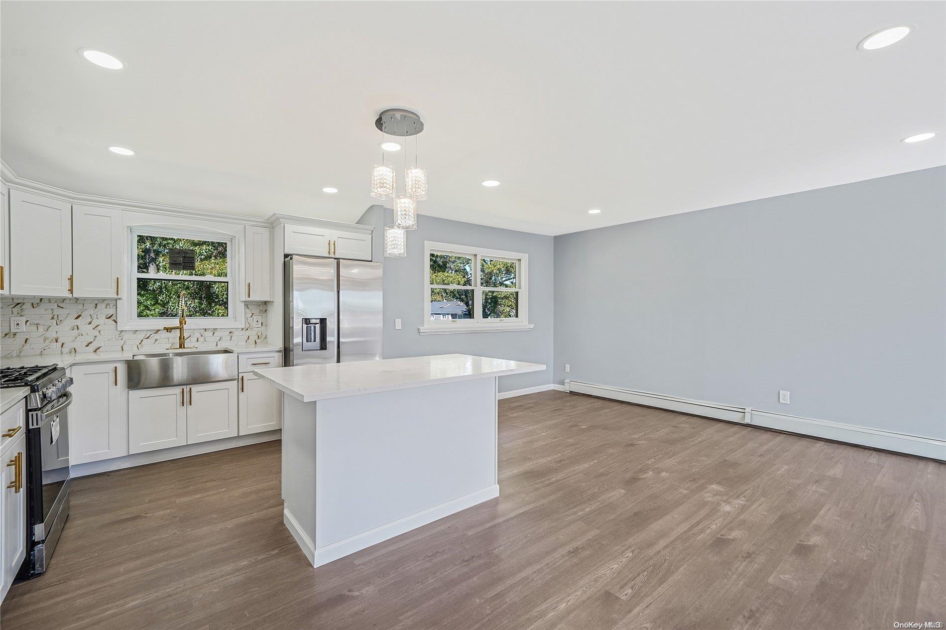 #1 photo, 143 Stumpel Street, 东长岛 Brentwood , NY 11717