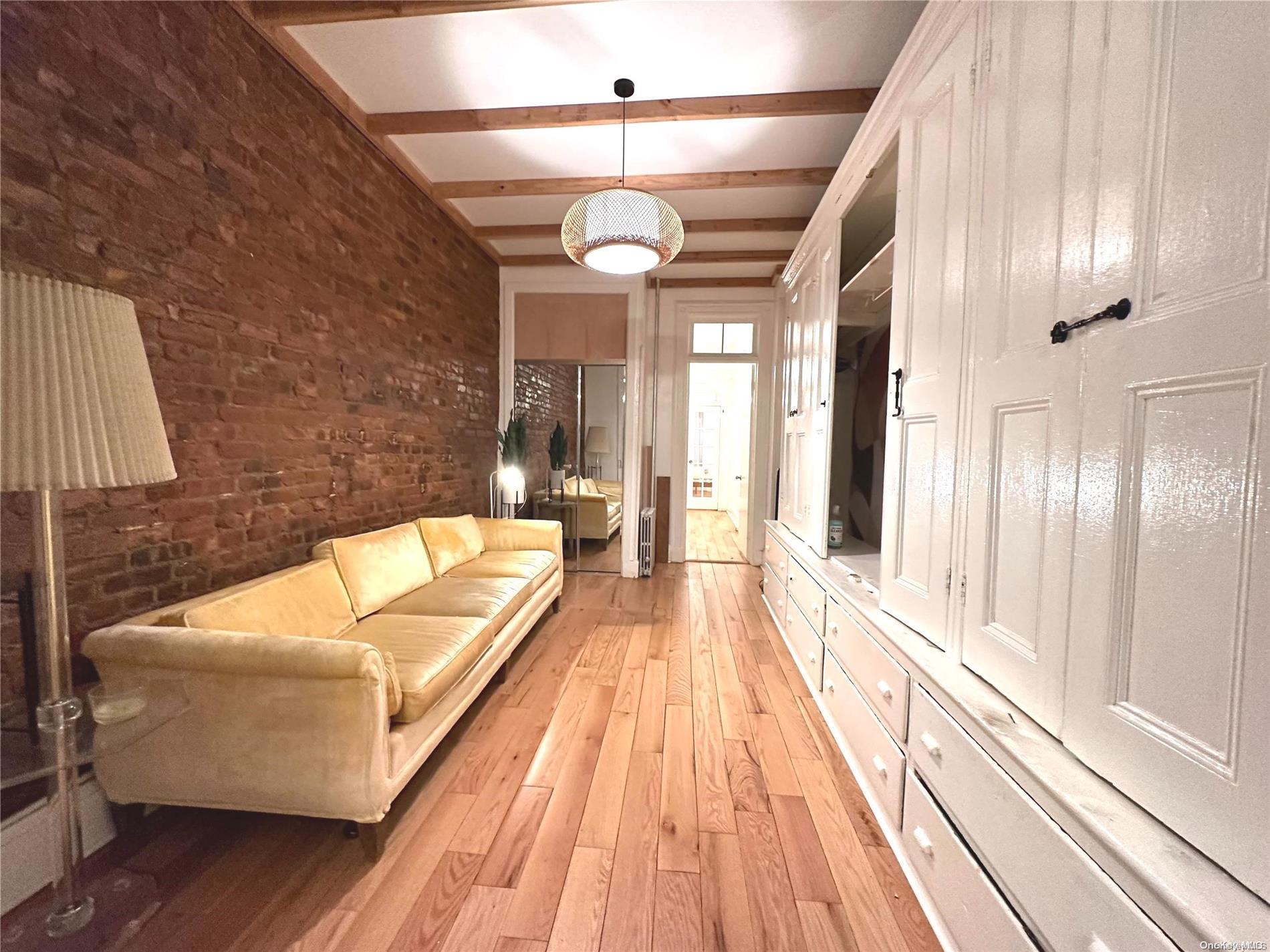 #2 photo, 242 Kingsland Avenue, ブルックリン区 Brooklyn , NY 11222