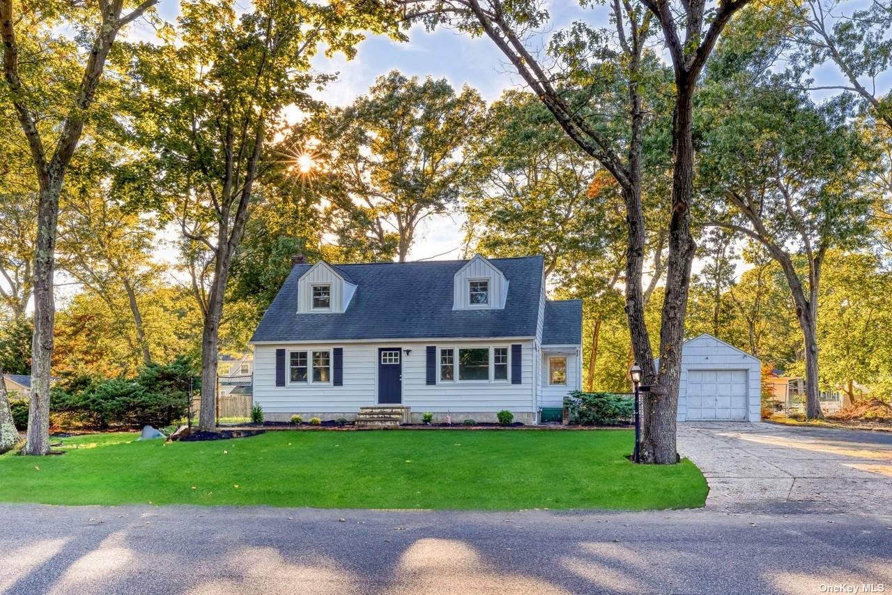 #1 photo, 122 Mcgaw Avenue, 东长岛 Lake Grove , NY 11755