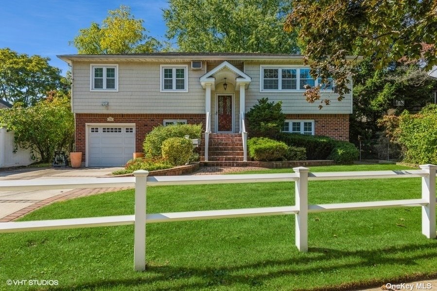 #1 photo, 1598 Old Mill Road, Wantagh , NY 11793