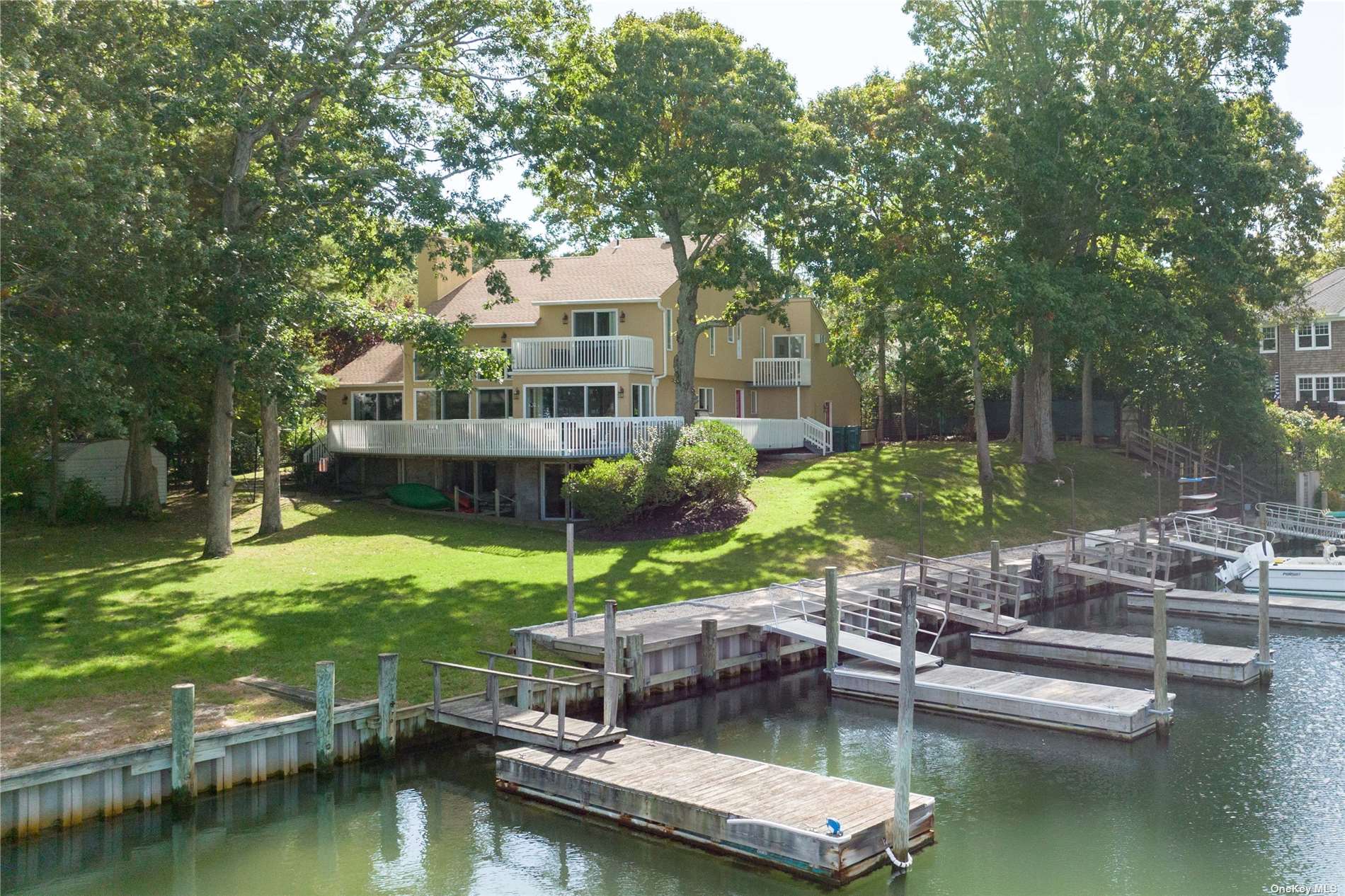 #1 photo, 400 Windjammer Drive, 东长岛 Southold , NY 11971