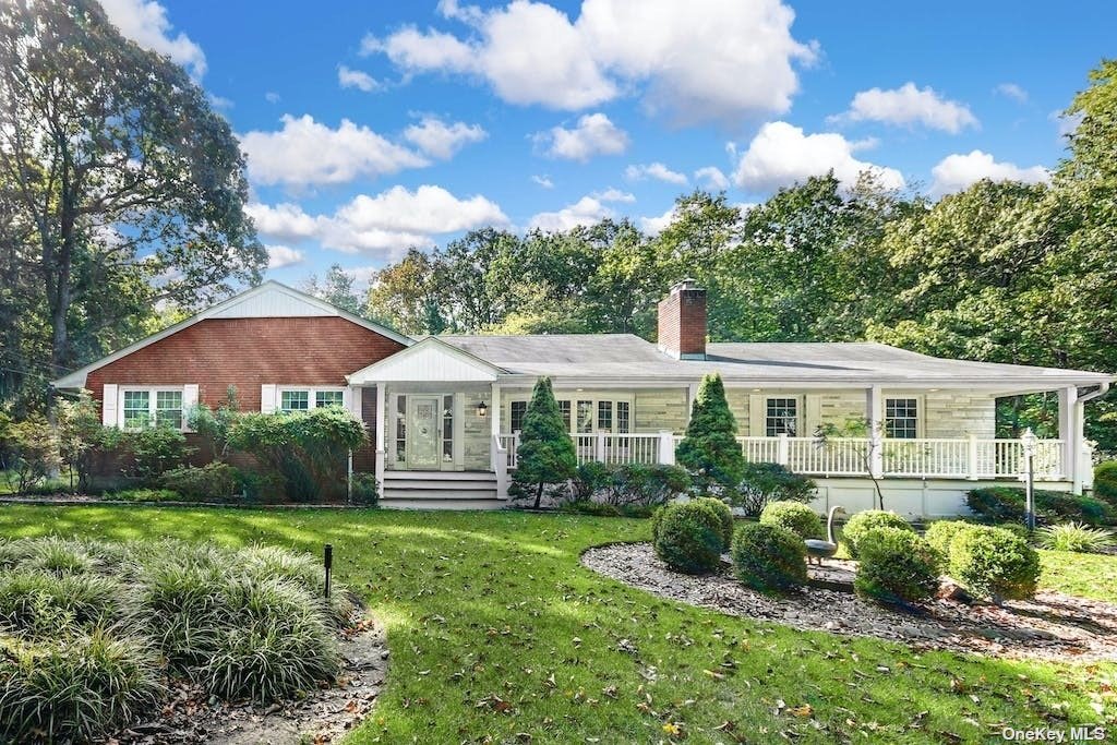 #1 photo, 24 Camp Woodbine Road, 东长岛 Belle Terre , NY 11777