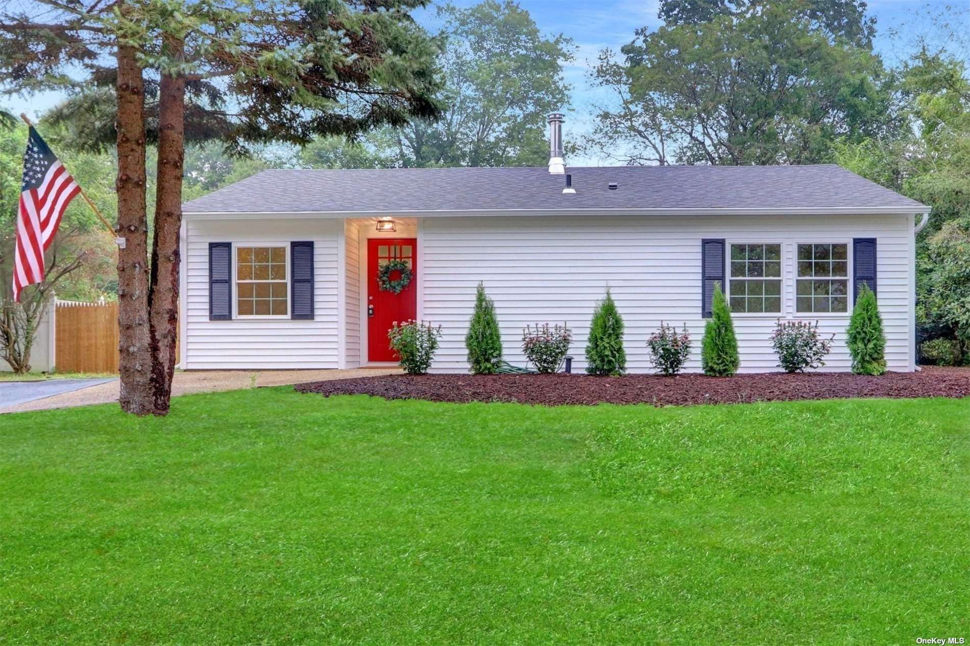 #1 photo, 97 Matsunaye Drive, سوفولك Medford , NY 11763