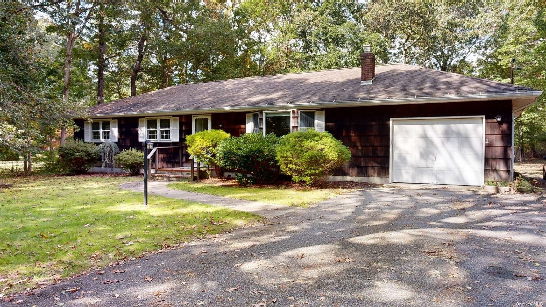 #1 photo, 107 Hot Water Street, Manorville , NY 11949