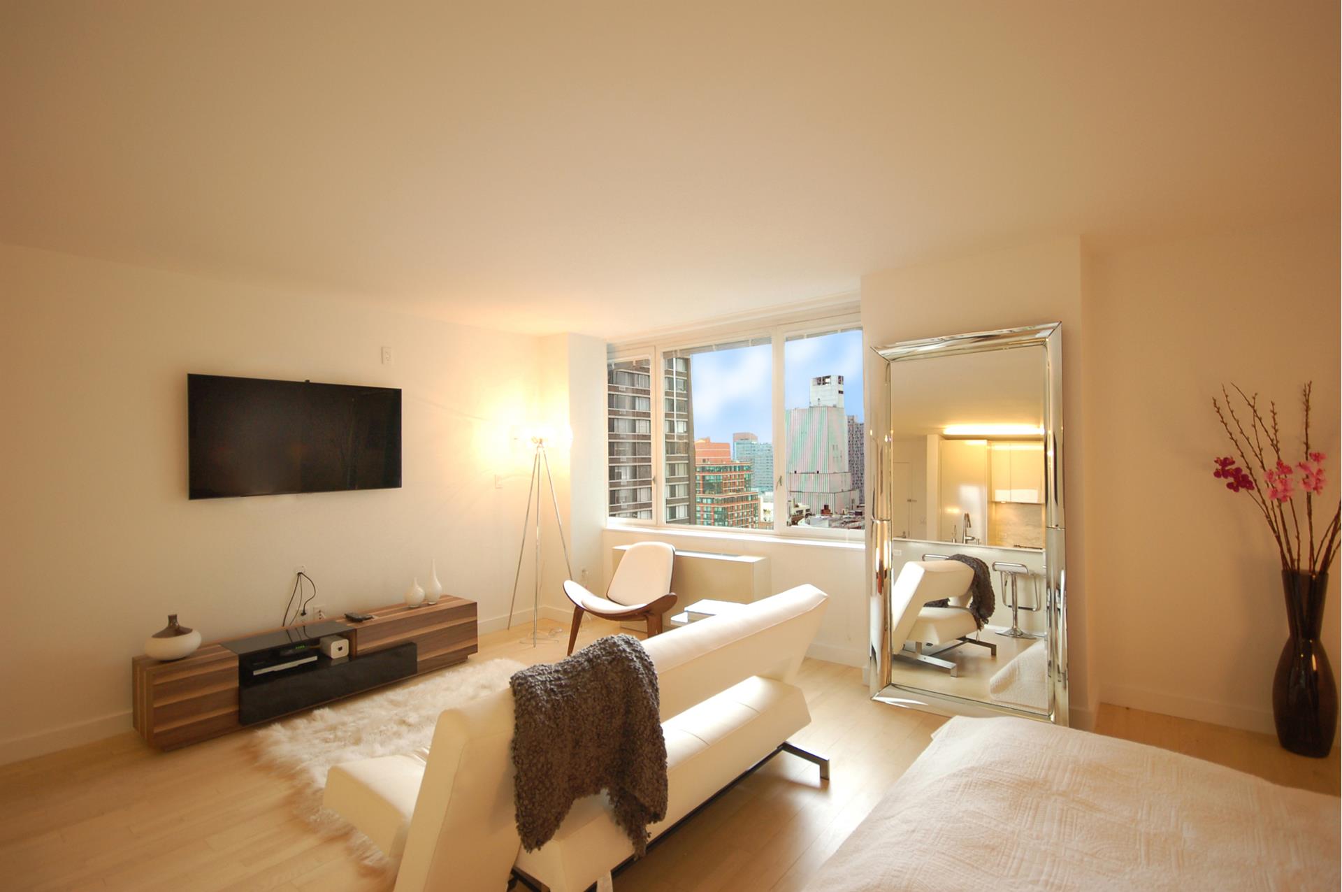 #1 photo, 322 W 57TH Street, 曼哈顿 中城西区 Hells Kitchen , NY 10019