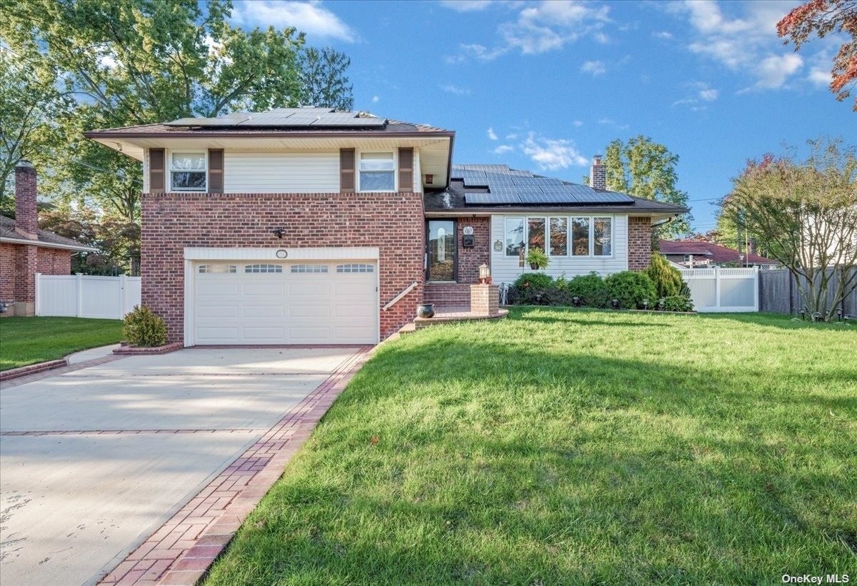 #1 photo, 517 Queen Street, वेस्टबरी Westbury , NY 11590