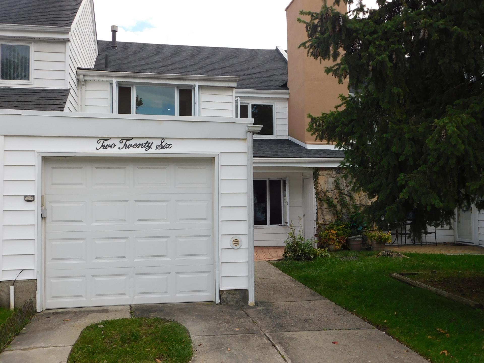 #1 photo, 226 Dover Green, 史丹顿岛 New York , NY 10312