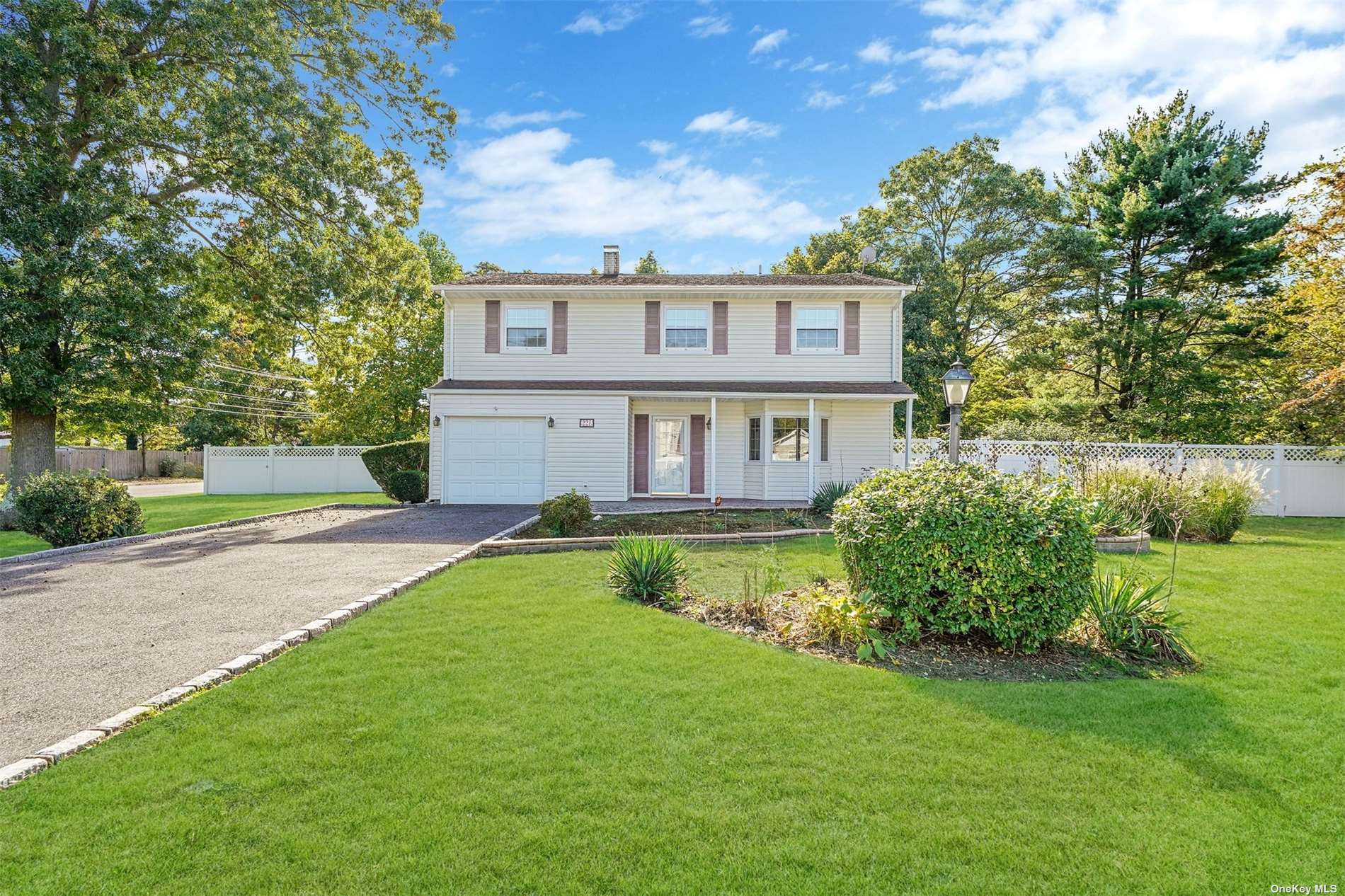 #1 photo, 22A W End Avenue, 东长岛 Brentwood , NY 11717