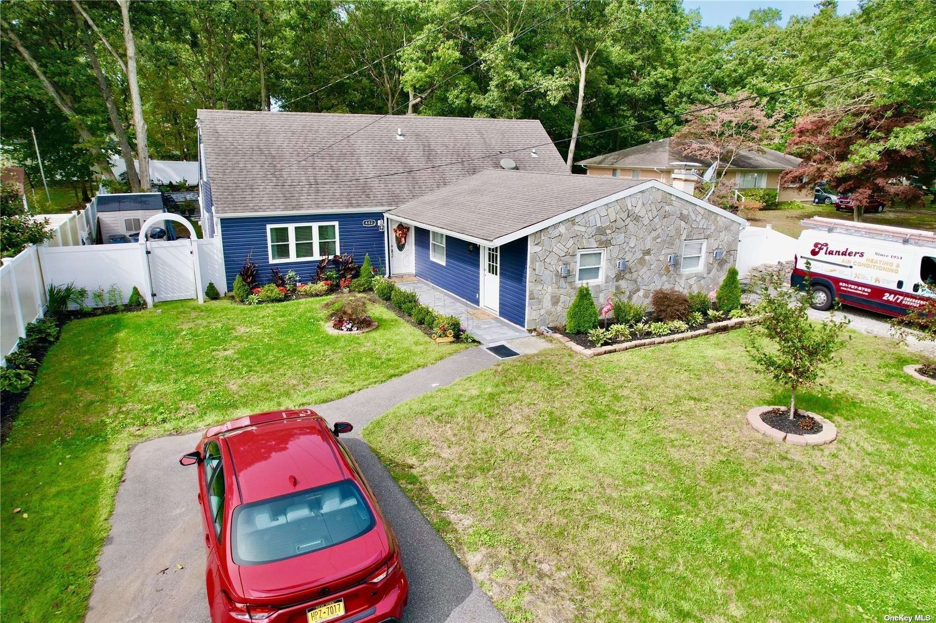 #1 photo, 482 Grand Boulevard, 东长岛 Brentwood , NY 11717