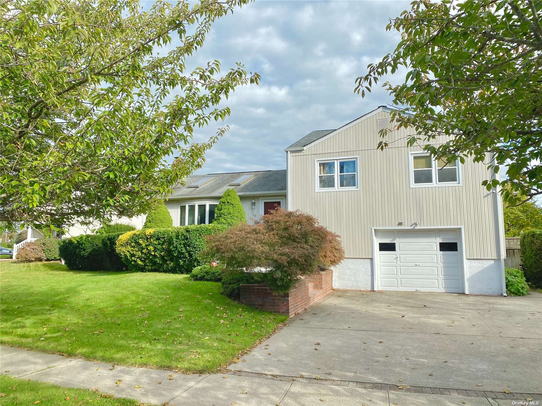 #1 photo, 30 Audley Circle, 长岛 Plainview , NY 11803
