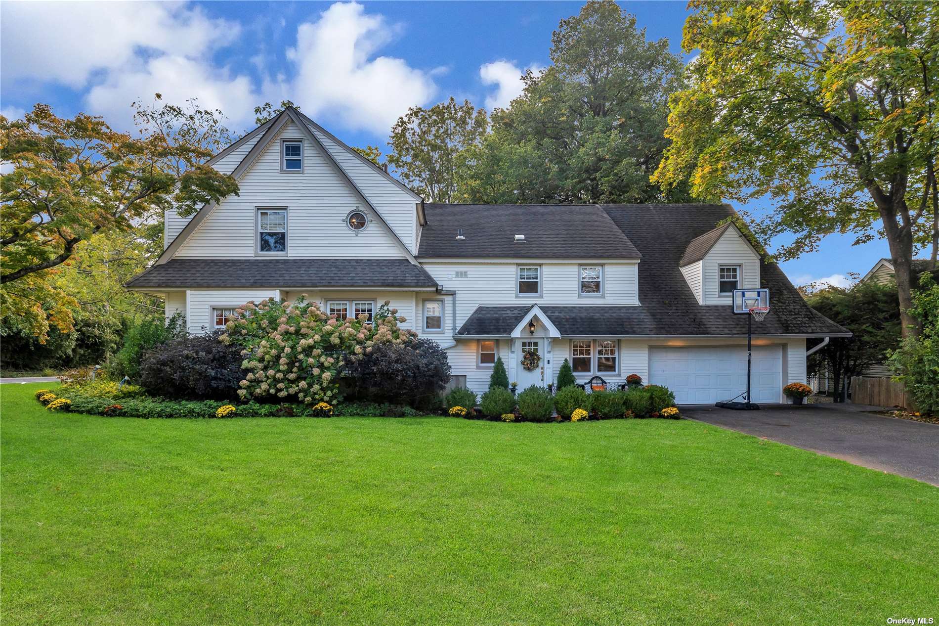 #1 photo, 453 Roslyn Road, East Williston , NY 11596