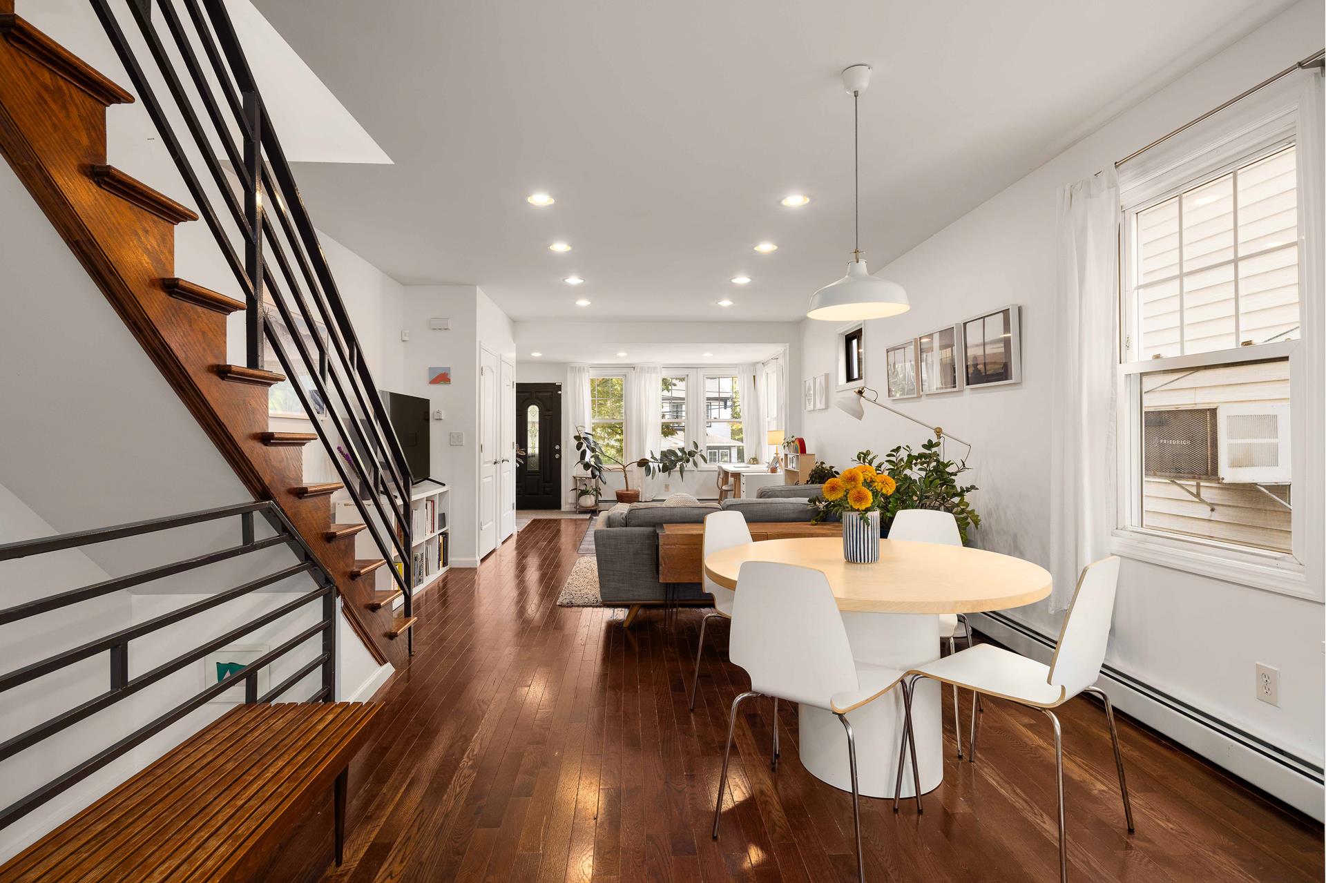 #1 photo, 77 -15 65th Street, 皇后区 Glendale , NY 11385