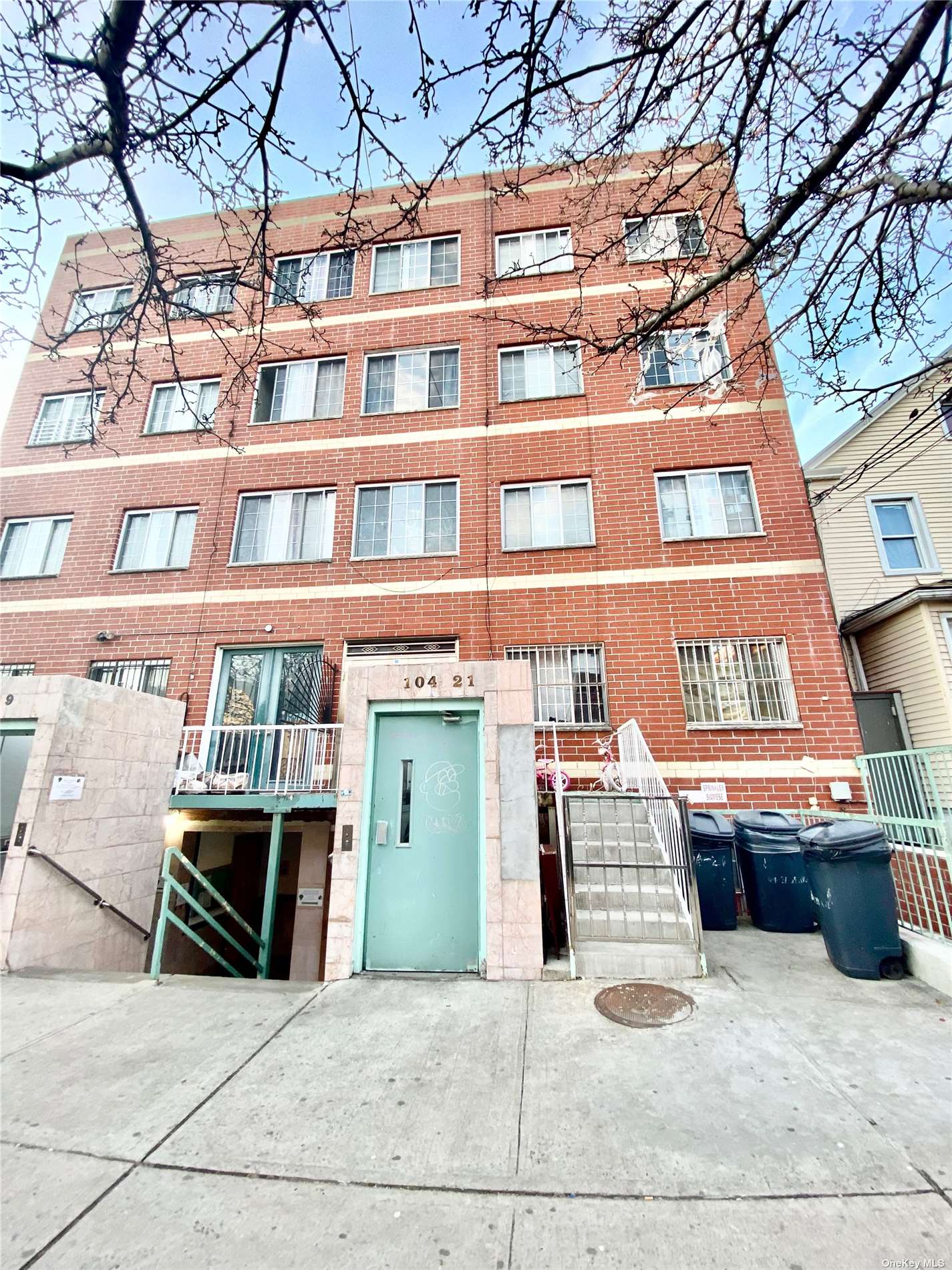 #1 photo, 104-21 39th Avenue, 皇后区 可乐娜 Corona , NY 11368