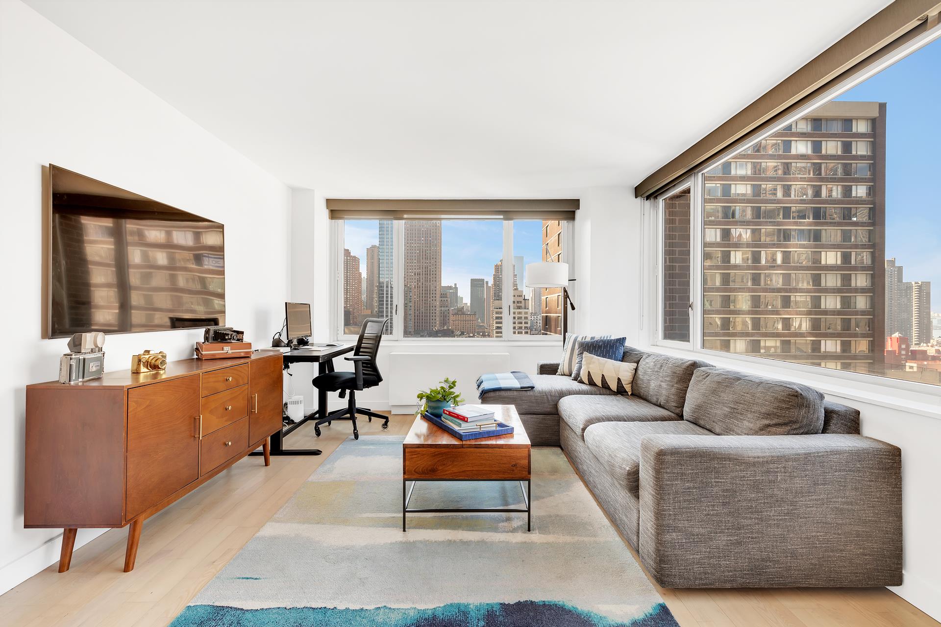 #1 photo, 322 West 57th Street, 曼哈顿 中城西区 Hells Kitchen , NY 10019