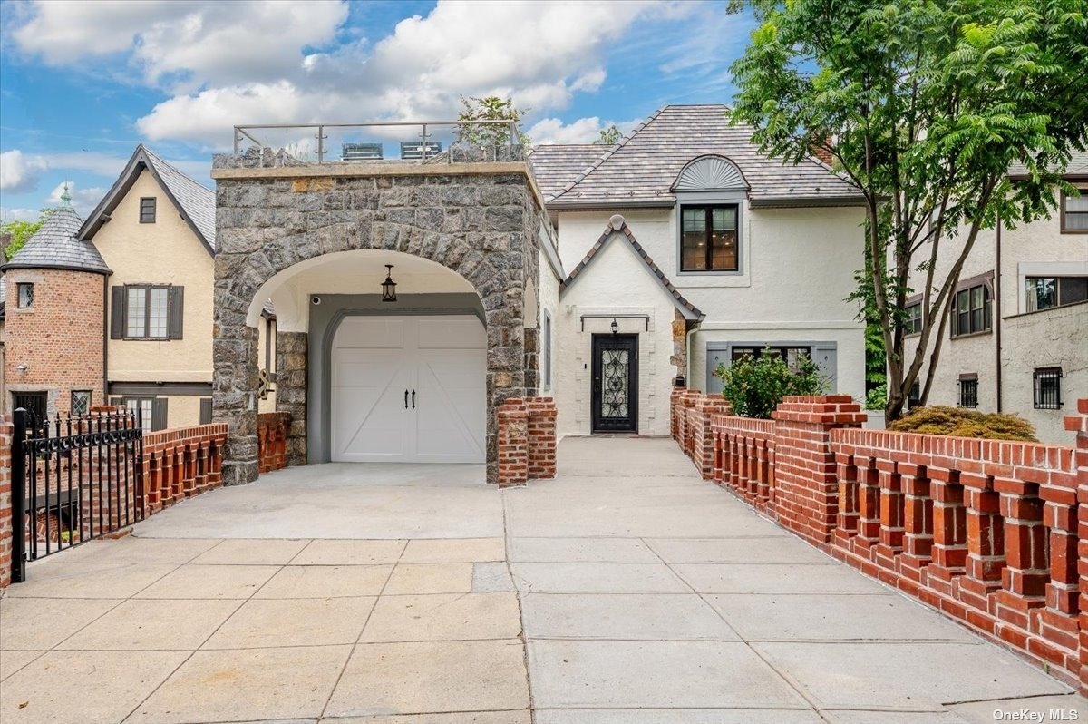 #1 photo, 182-15 Henley Road, 皇后區 牙买加豪宅 Jamaica Estates , NY 11432