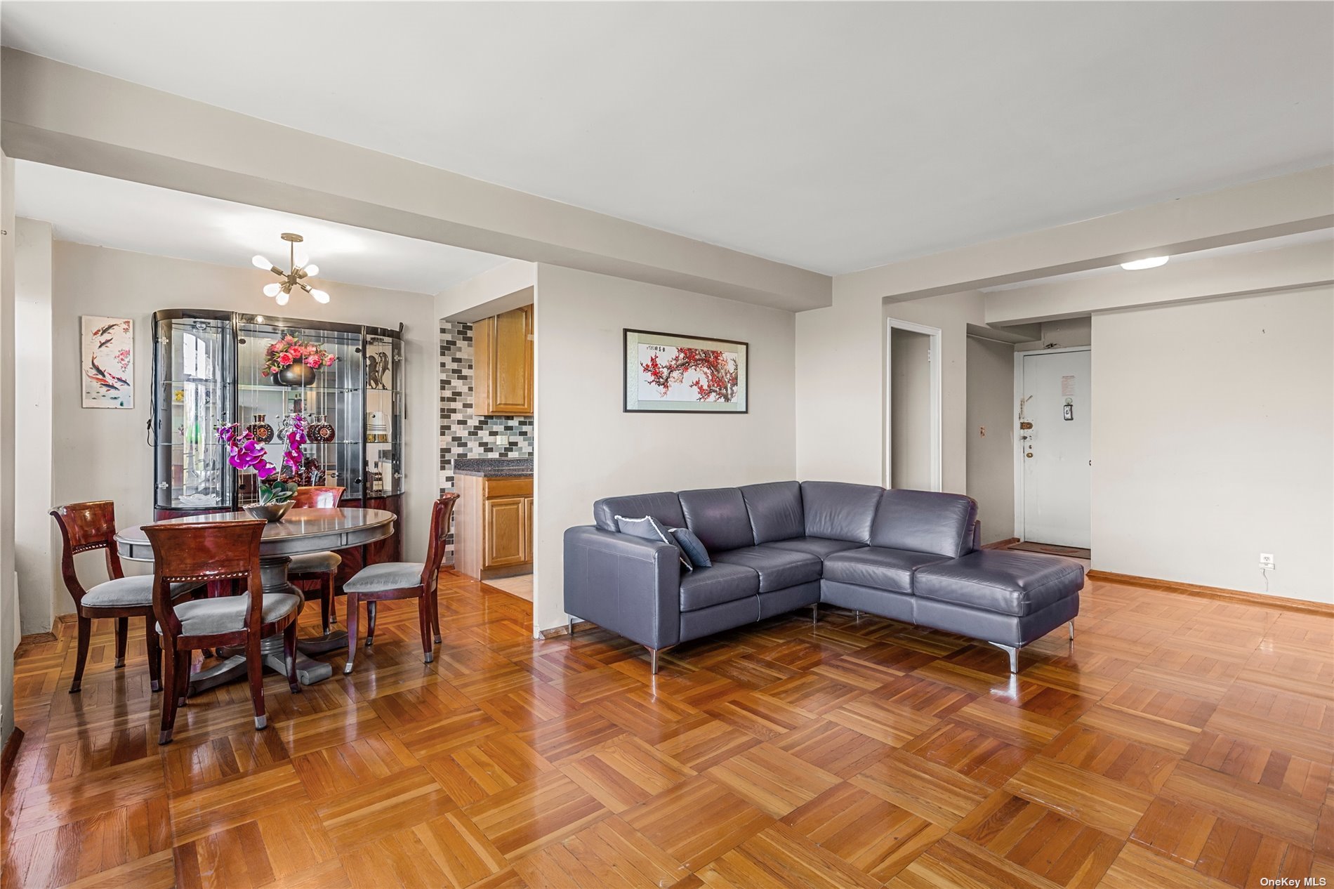 #1 photo, 21-15 34th Ave, 皇后区 阿士多利亚 Astoria , NY 11106