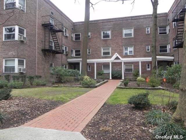 #1 photo, 80 Knightsbridge Road, 长岛 大颈 Great Neck , NY 11021