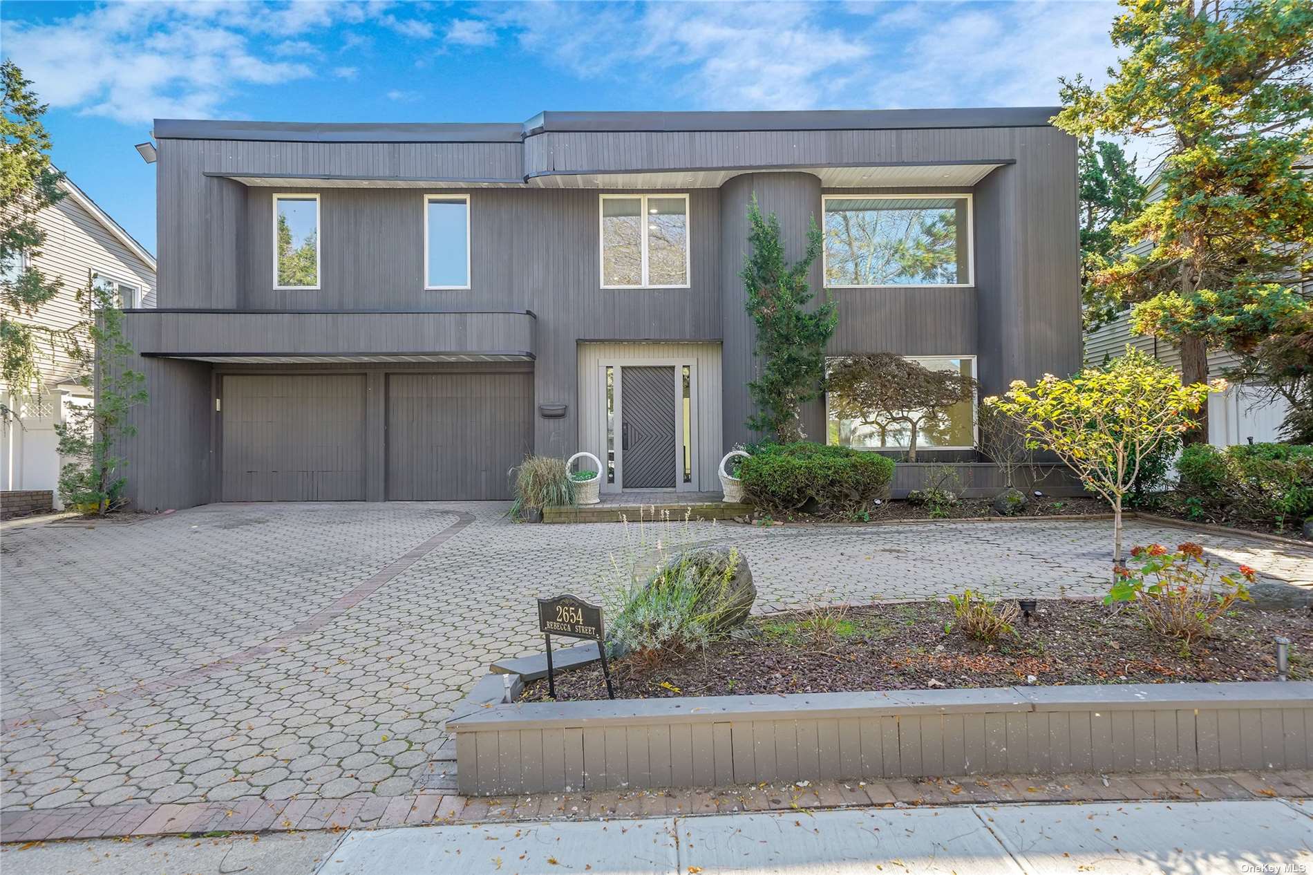 #1 photo, 2654 Rebecca Street, 长岛 Bellmore , NY 11710