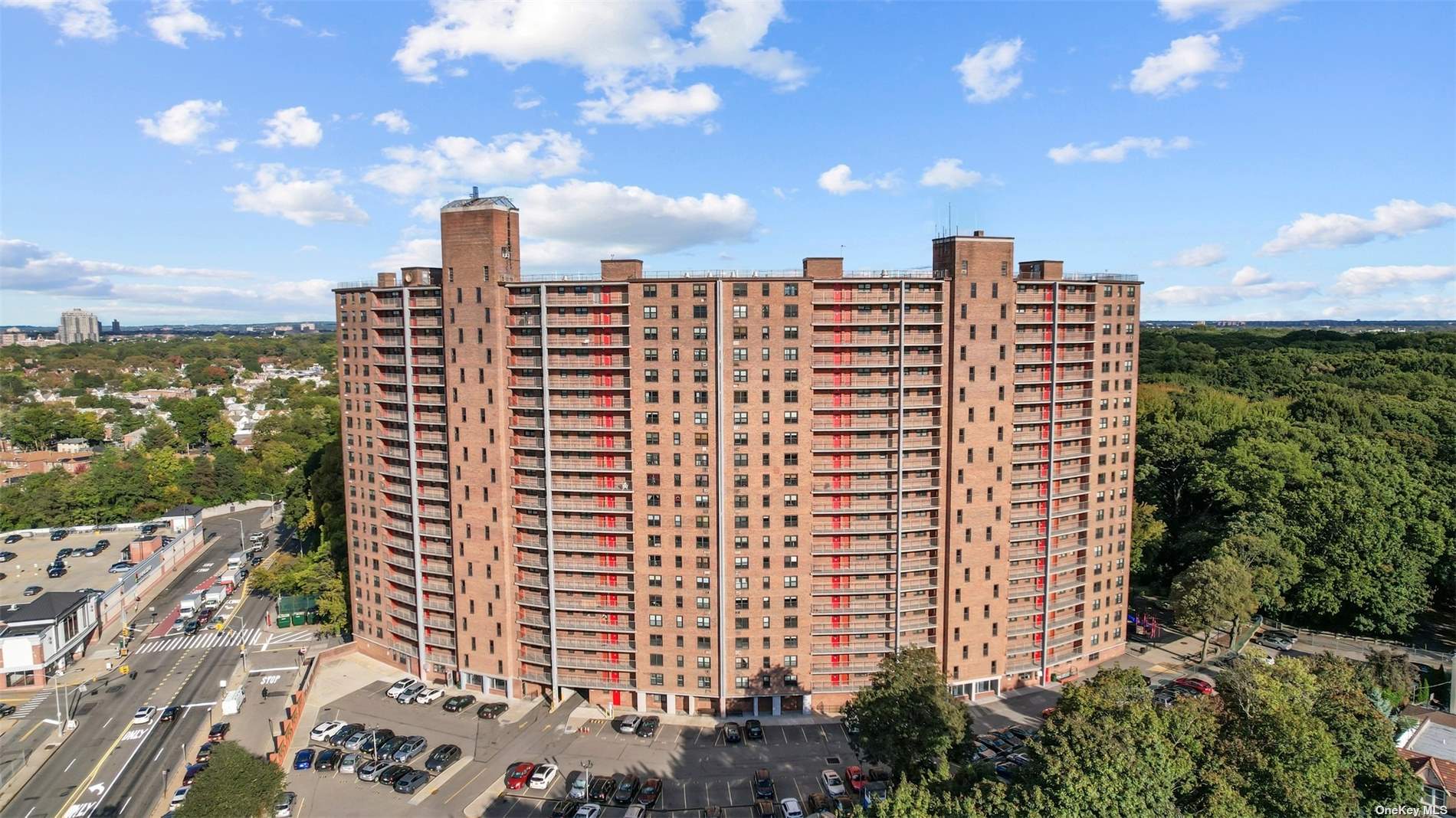 #1 photo, 90-60 Union Turnpike, 皇后区 Glendale , NY 11385