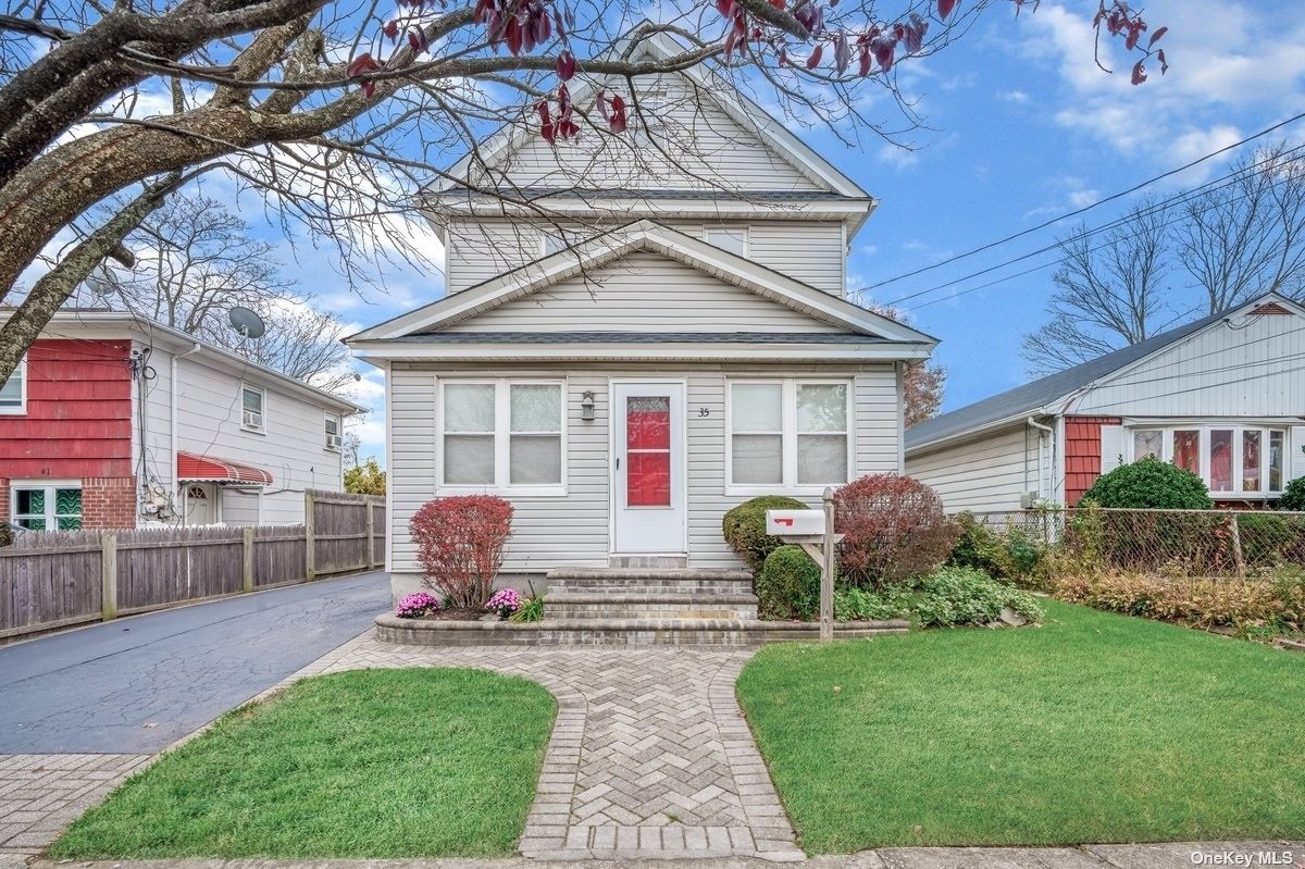 #1 photo, 35 Virginia Avenue, 长岛 Hempstead , NY 11550