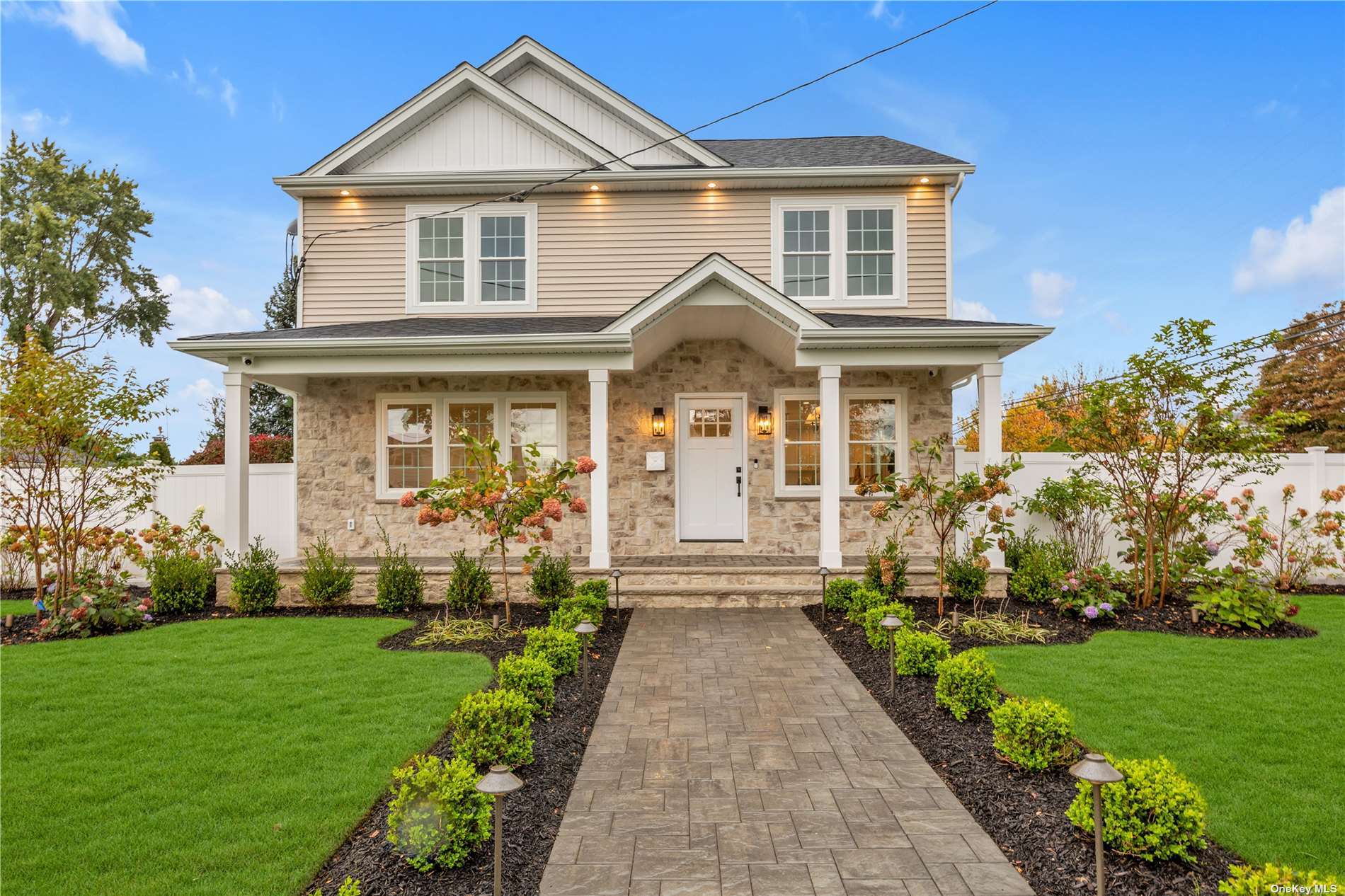 #1 photo, 975 Mirabelle Avenue, 长岛 西布雷 Westbury , NY 11590