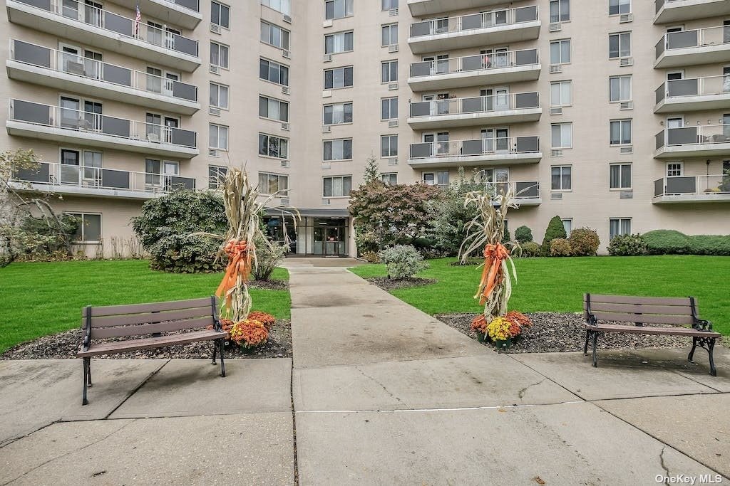 #1 photo, 135 Post Avenue, 长岛 西布雷 Westbury , NY 11590