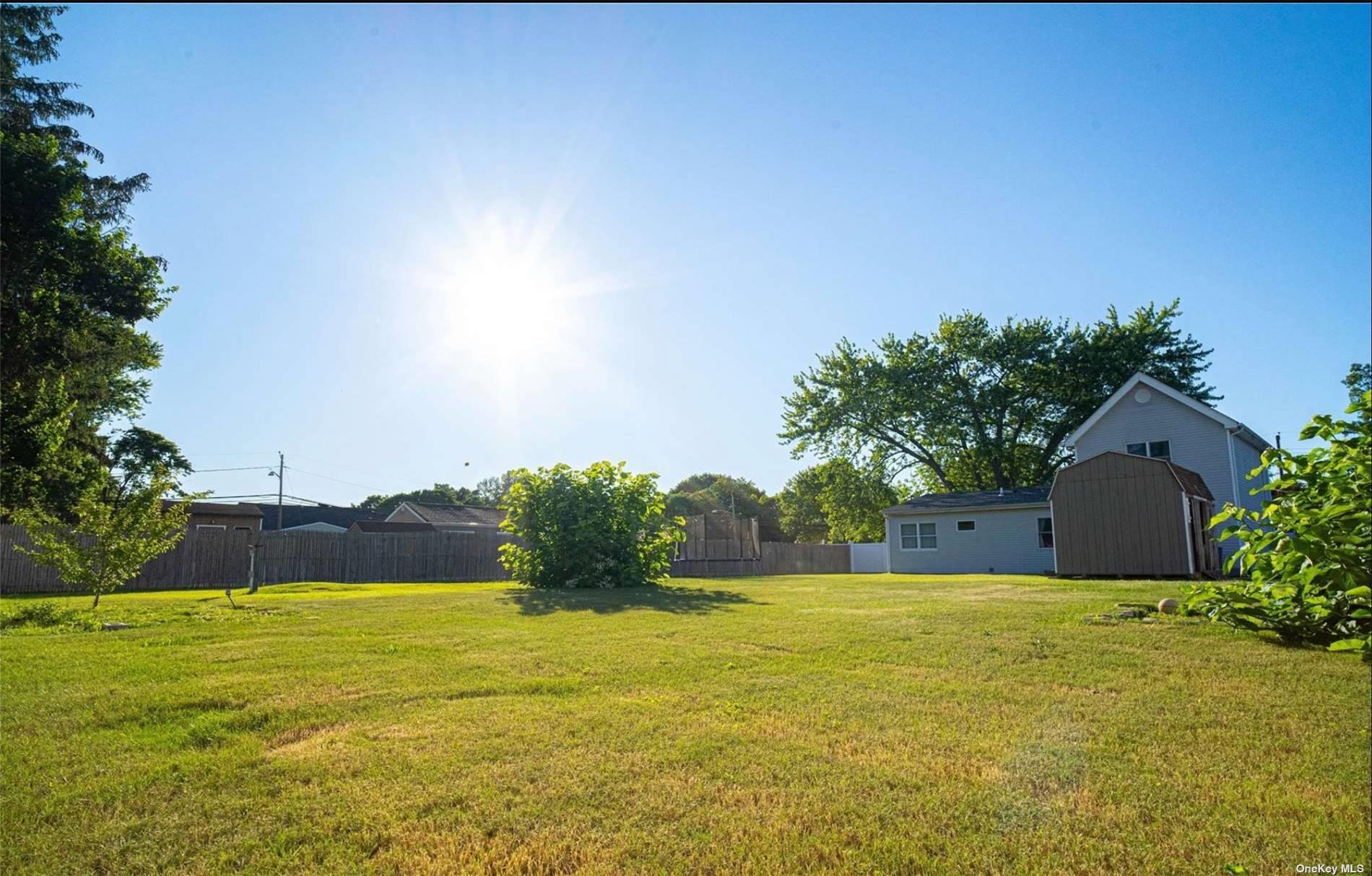 #1 photo, 28 21st Avenue, 东长岛 海湾 Bay Shore , NY 11706