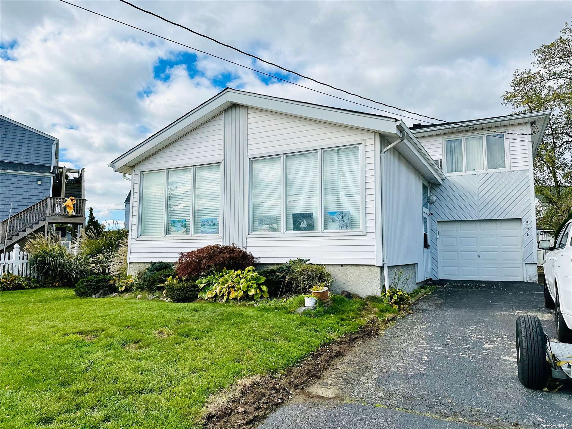 #1 photo, 358 Saint Marks Avenue, ناسو Freeport , NY 11520