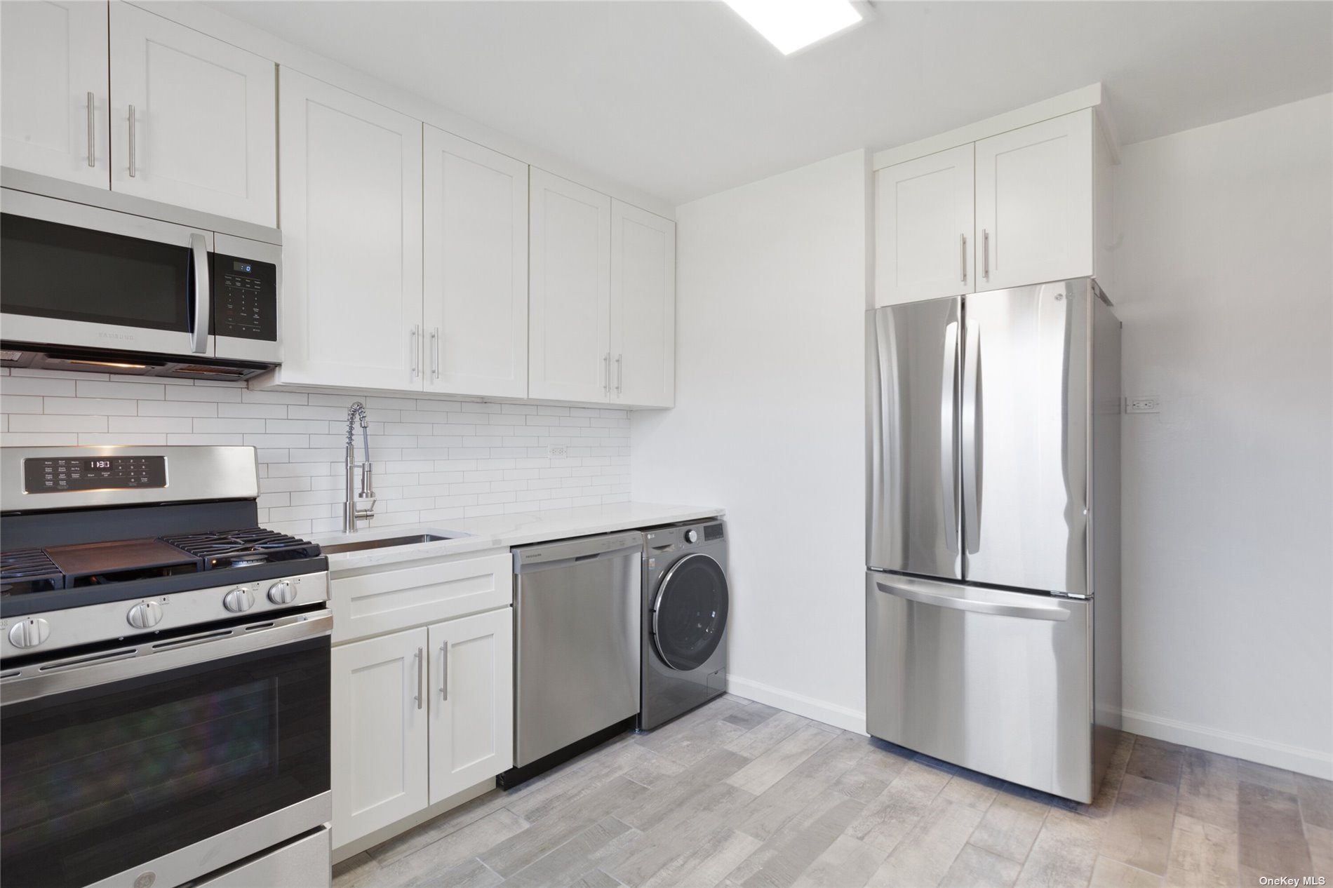 #1 photo, 75-37 217 Street, 皇后區 貝塞 Bayside , NY 11364