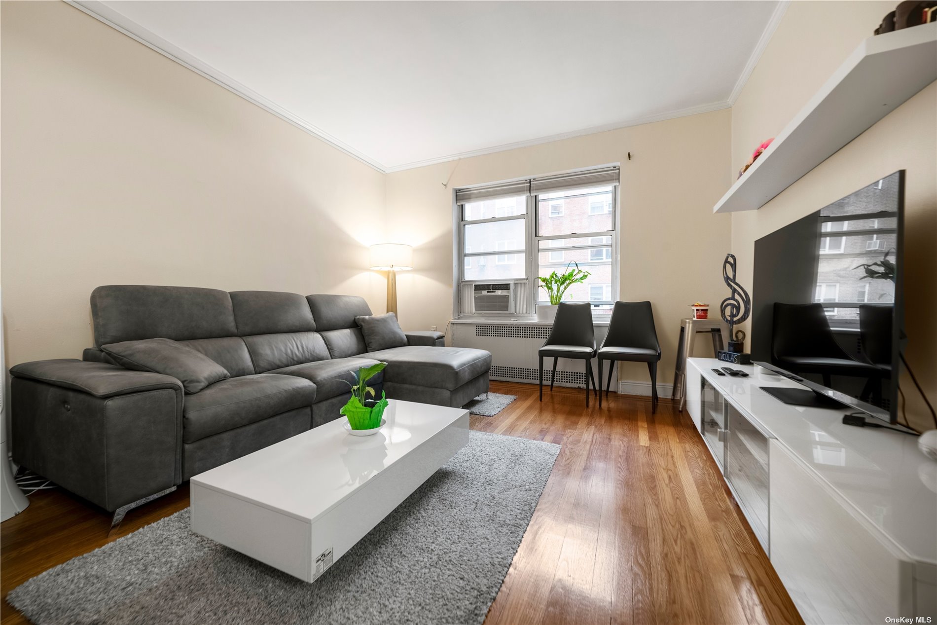 #1 photo, 69-11 Yellowstone Blvd, 皇后区 森林小丘 Forest Hills , NY 11375