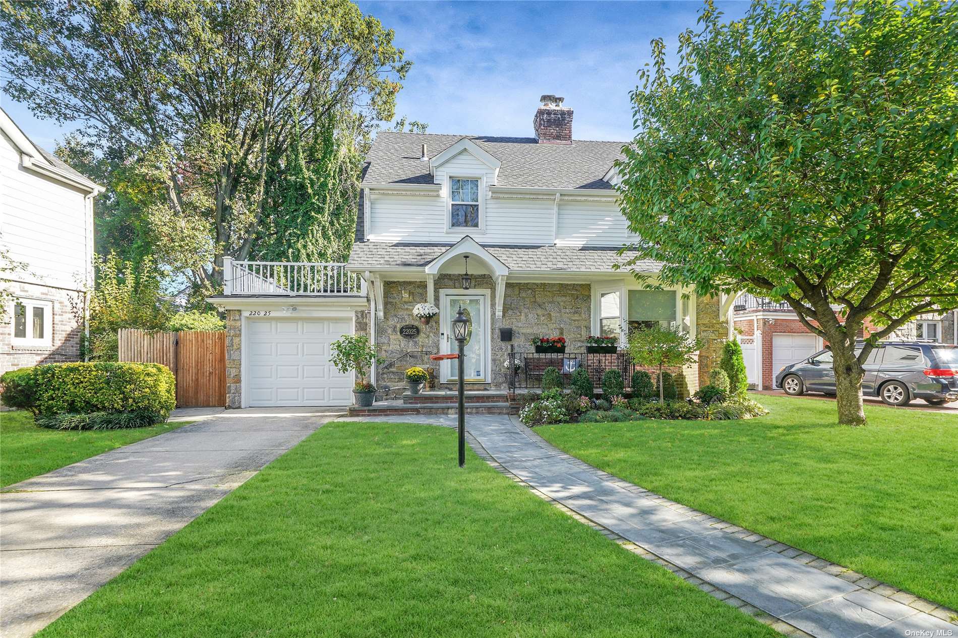 #1 photo, 220-25 Hartland Avenue, 皇后区 Hollis Hills , NY 11427