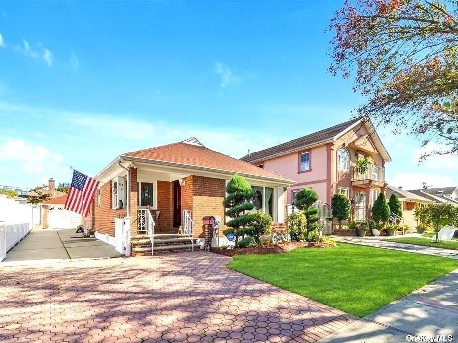 #1 photo, 81-11 254 Street, 皇后区 Glen Oaks , NY 11004