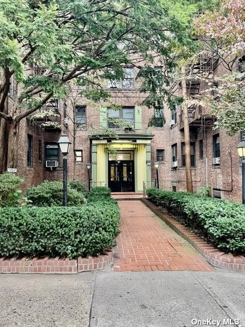 #1 photo, 99-34 67th Road, 皇后区 森林小丘 Forest Hills , NY 11375