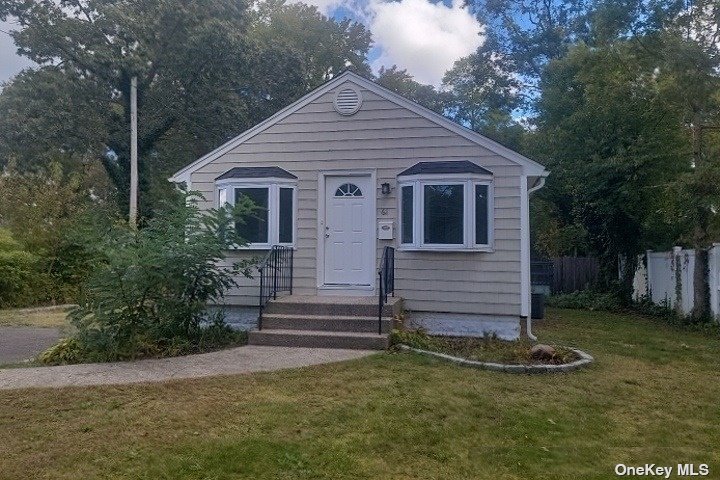 #1 photo, 61 Cliff Avenue, 东长岛 Sayville , NY 11782