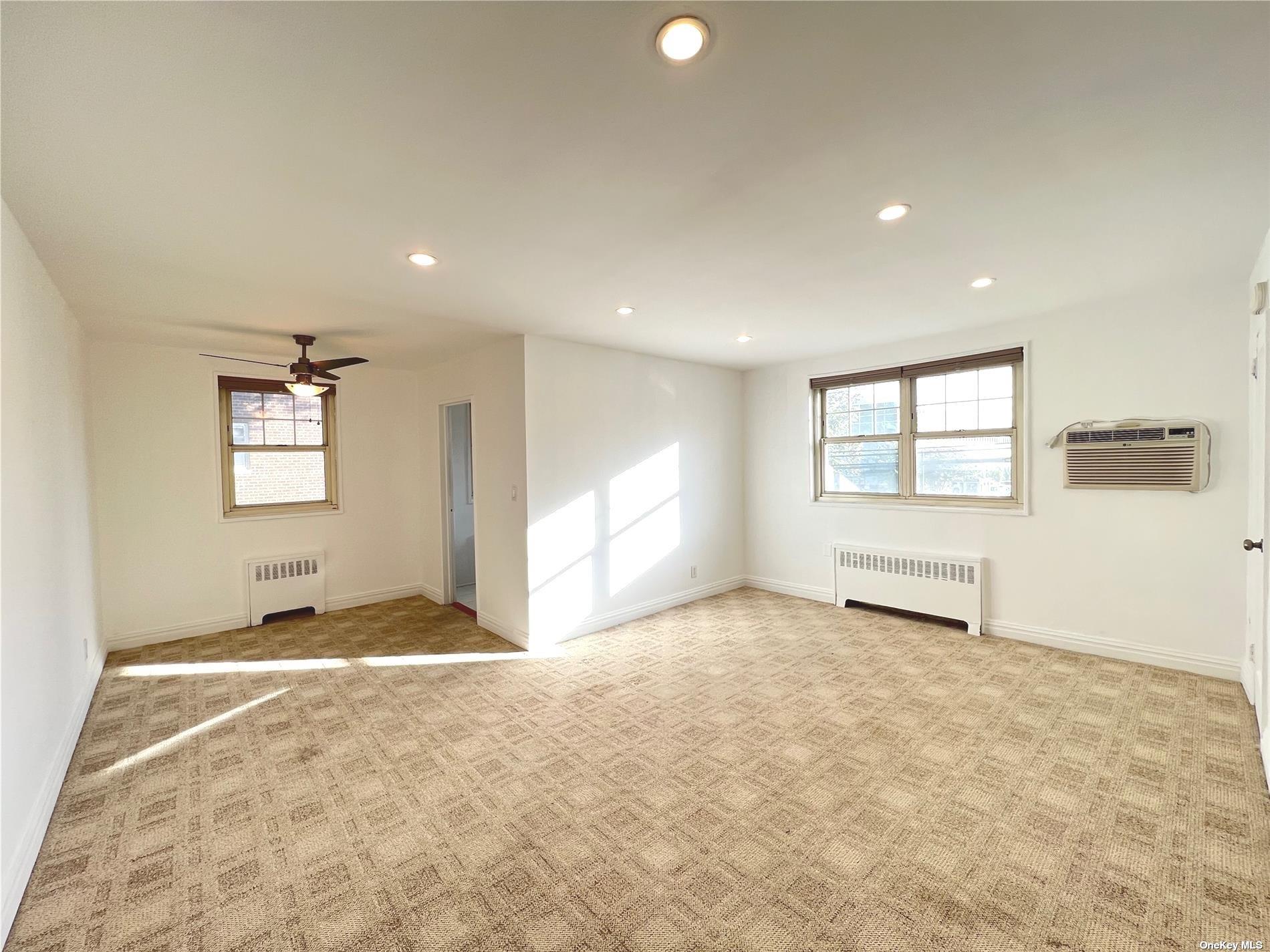 #1 photo, 6058 Little Neck Pkwy, 皇后区 小颈 Little Neck , NY 11362