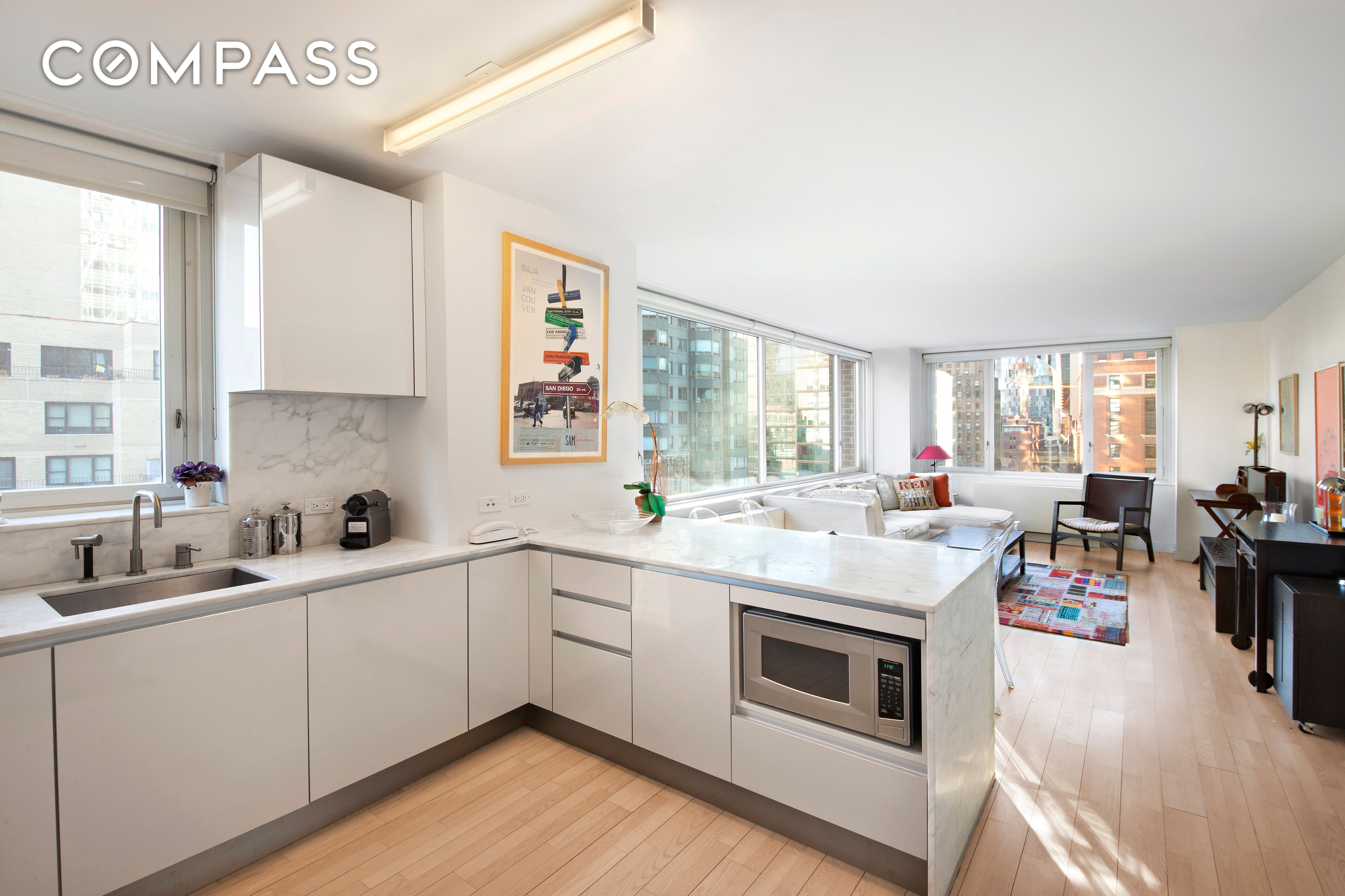 #1 photo, 322 W 57th Street, 曼哈顿 中城西区 Hell's Kitchen , NY 10019