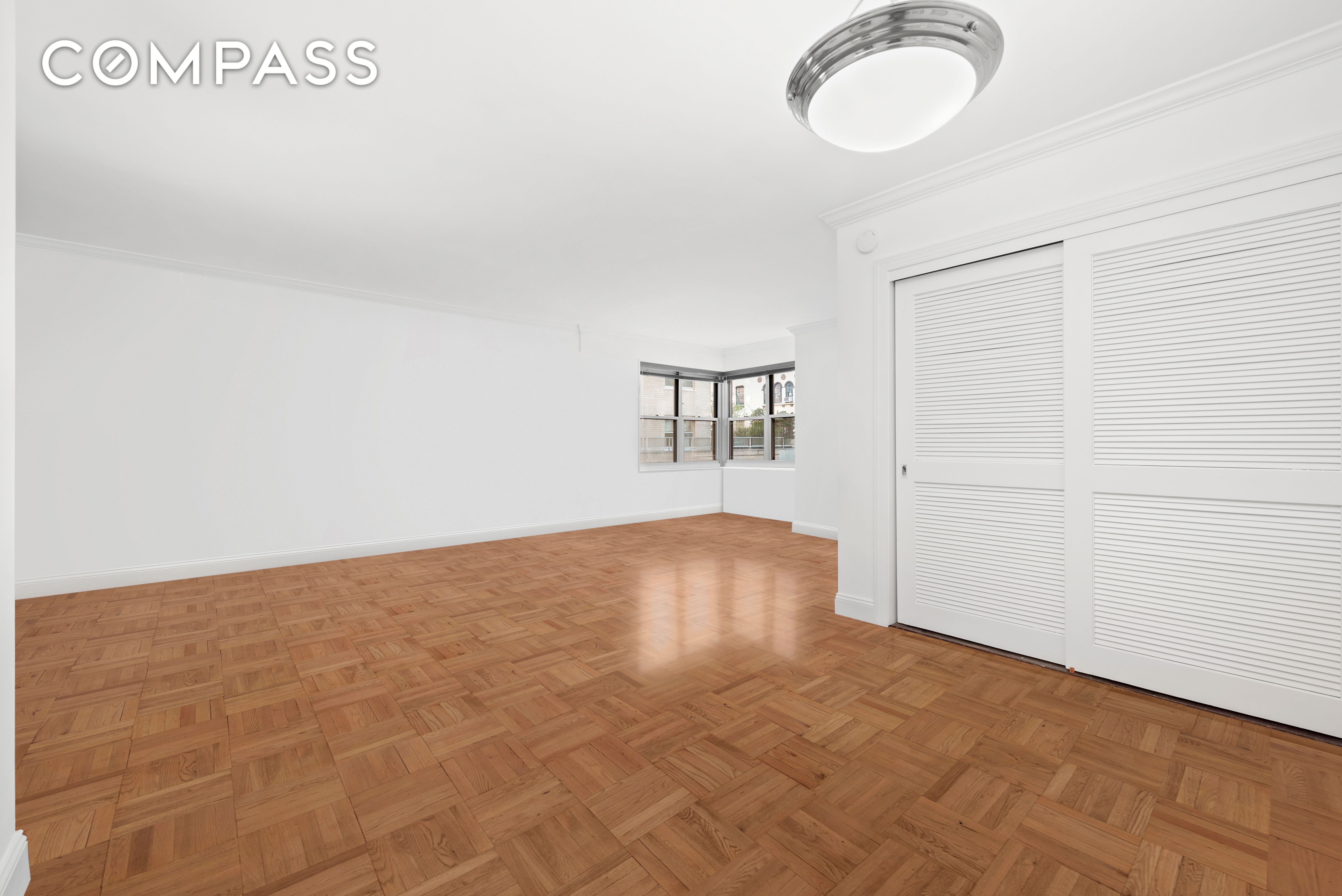 #1 photo, 20 E 9th Street, 曼哈顿 格林威治村 Greenwich Village , NY 10003