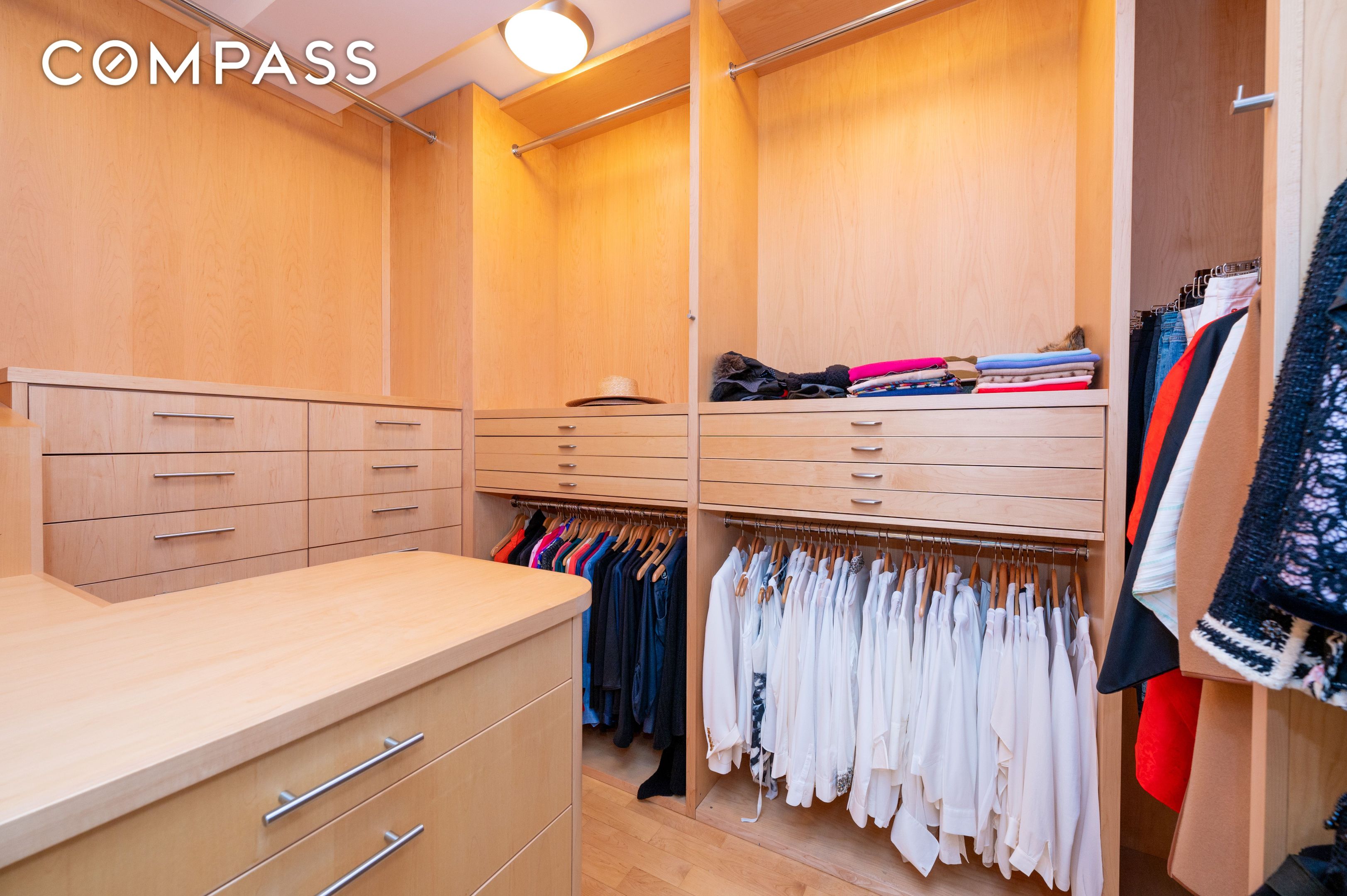 #22 photo, 641 5th Avenue, マンハッタン Midtown East , NY 10022