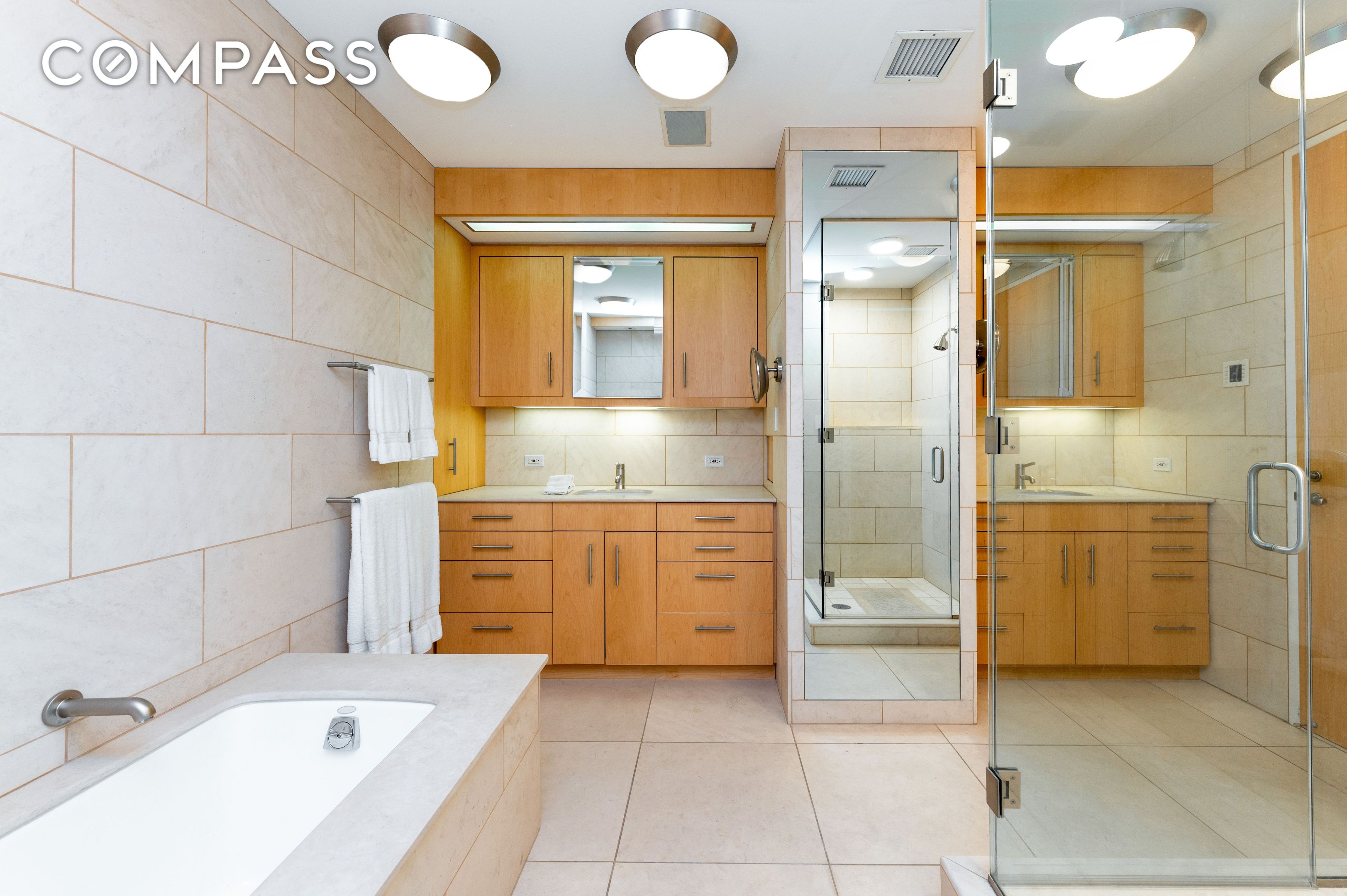 #23 photo, 641 5th Avenue, マンハッタン Midtown East , NY 10022