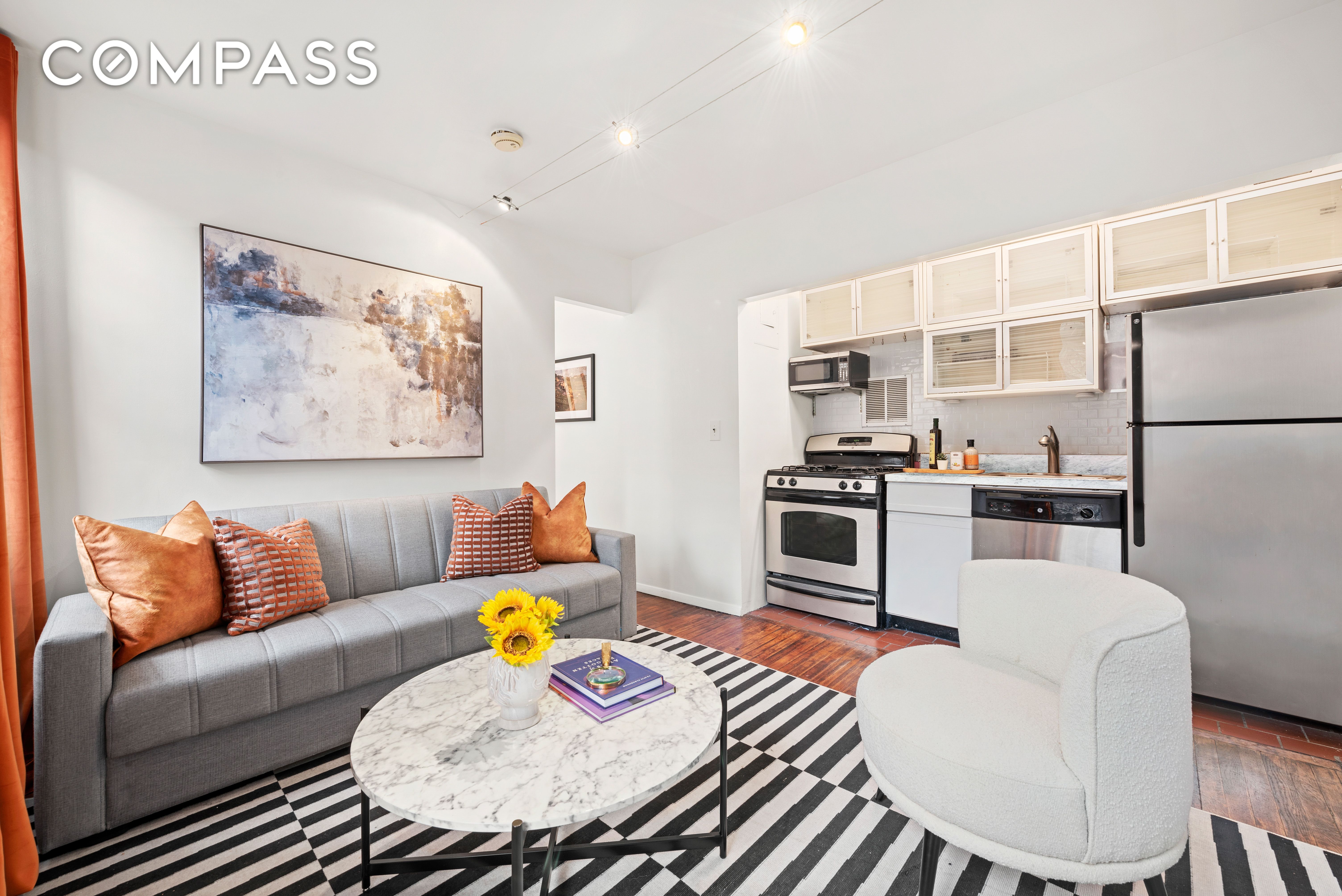 #1 photo, 214 Ave A, 曼哈顿 东村区 East Village , NY 10009