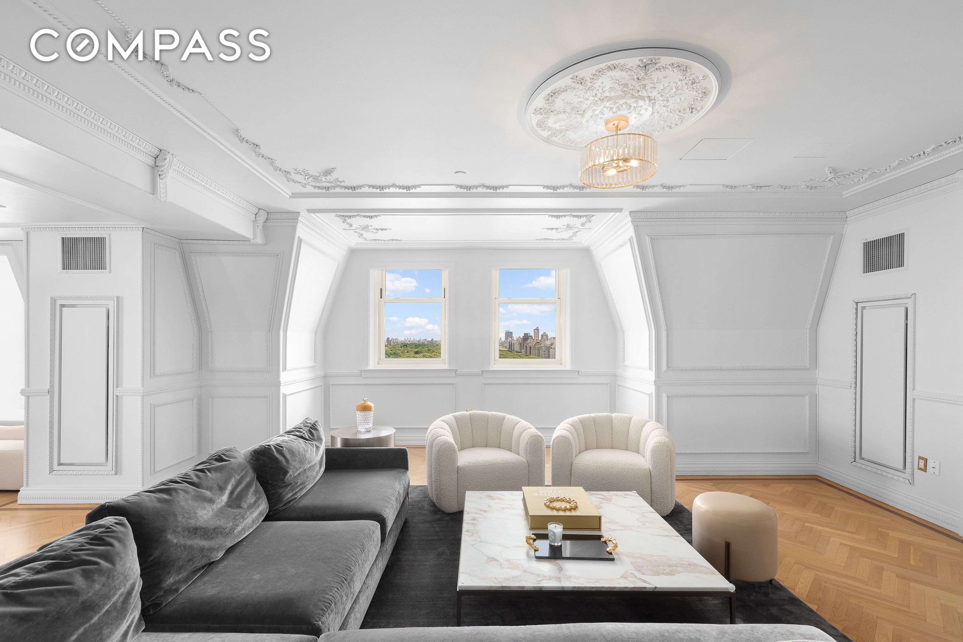 #7 photo, 1 Central Park S, マンハッタン Central Park South , NY 10019