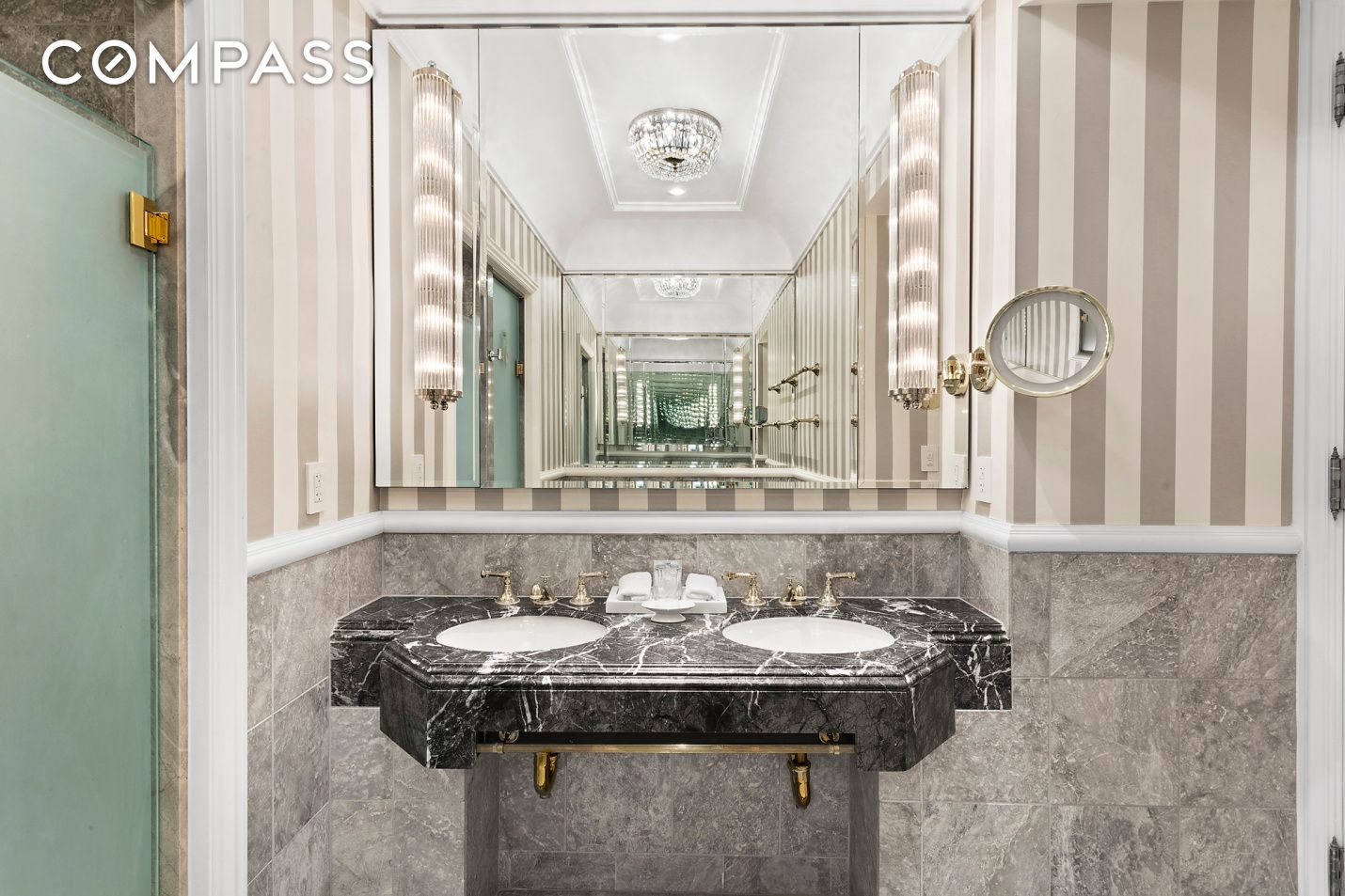 #5 photo, 2 E 55th Street, マンハッタン Midtown East , NY 10022