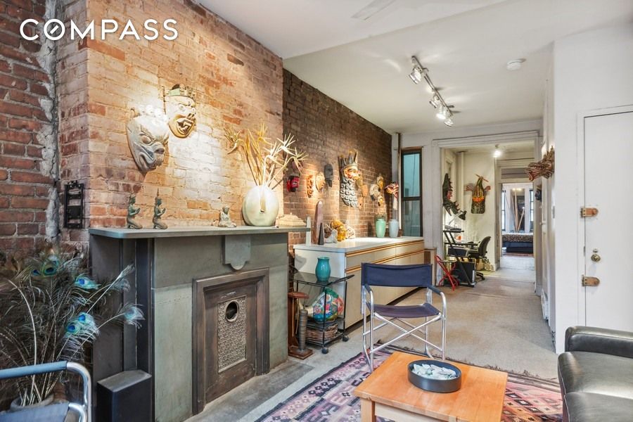 #1 photo, 452 W 50th Street, 曼哈顿 中城西区 Hell's Kitchen , NY 10019