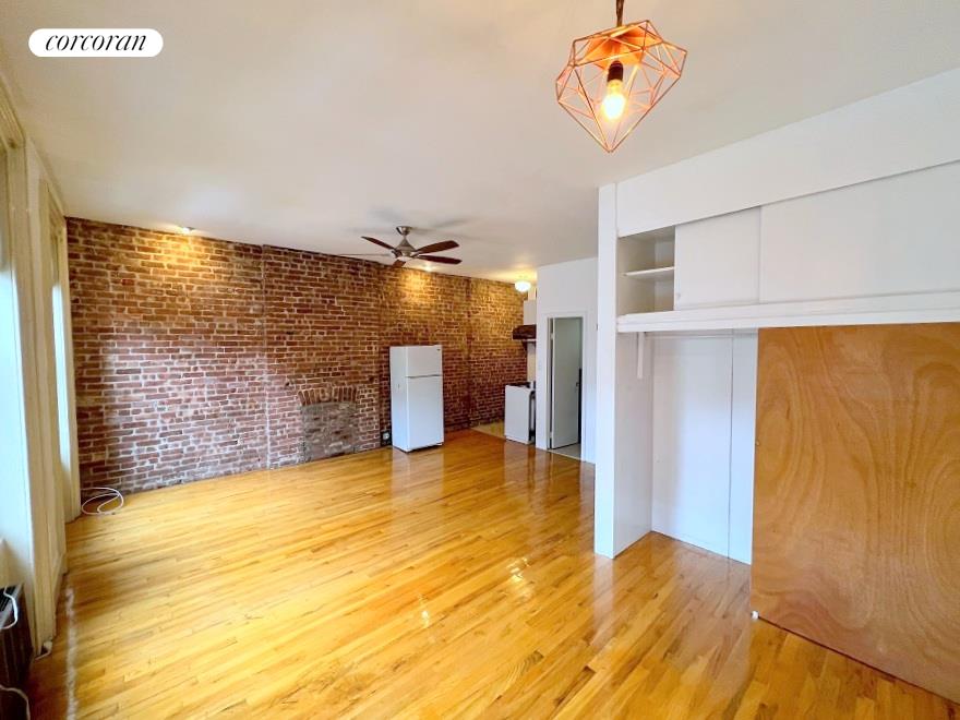 #1 photo, 650 10TH Avenue, 曼哈顿 中城西区 Hells Kitchen , NY 10036