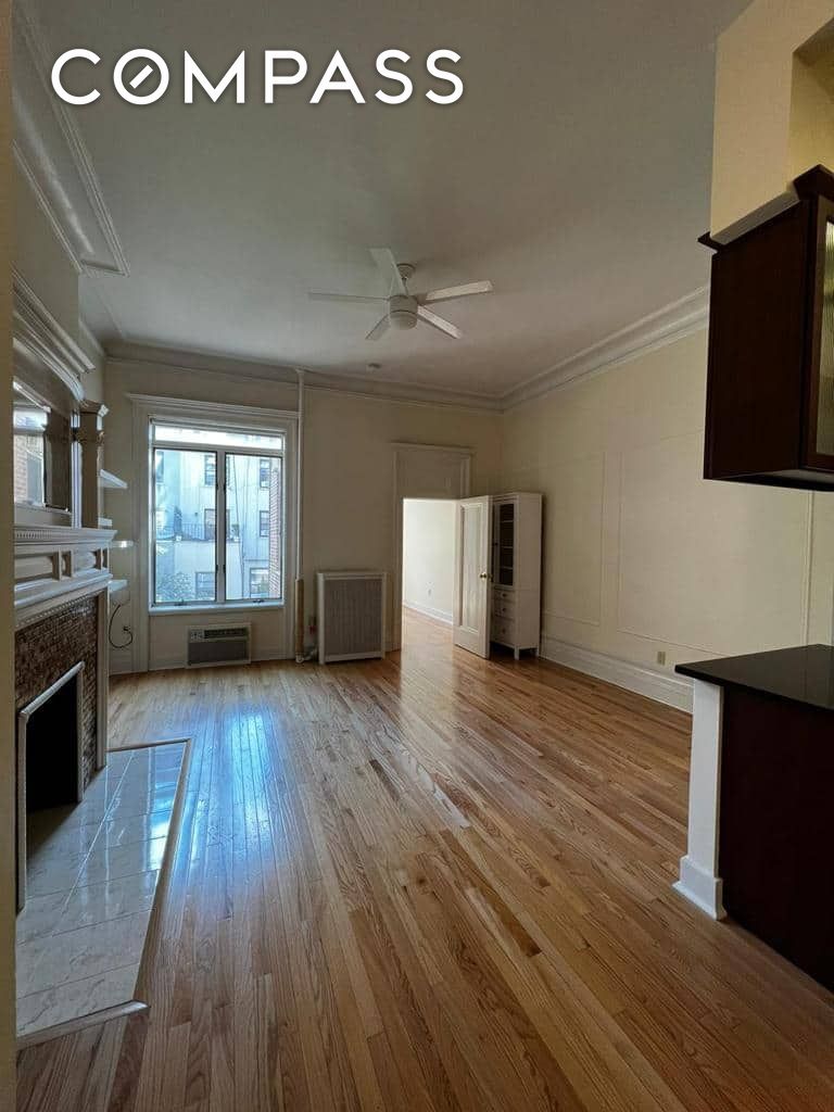 #1 photo, 130 W 81st Street, 曼哈顿 上西城 Upper West Side , NY 10024