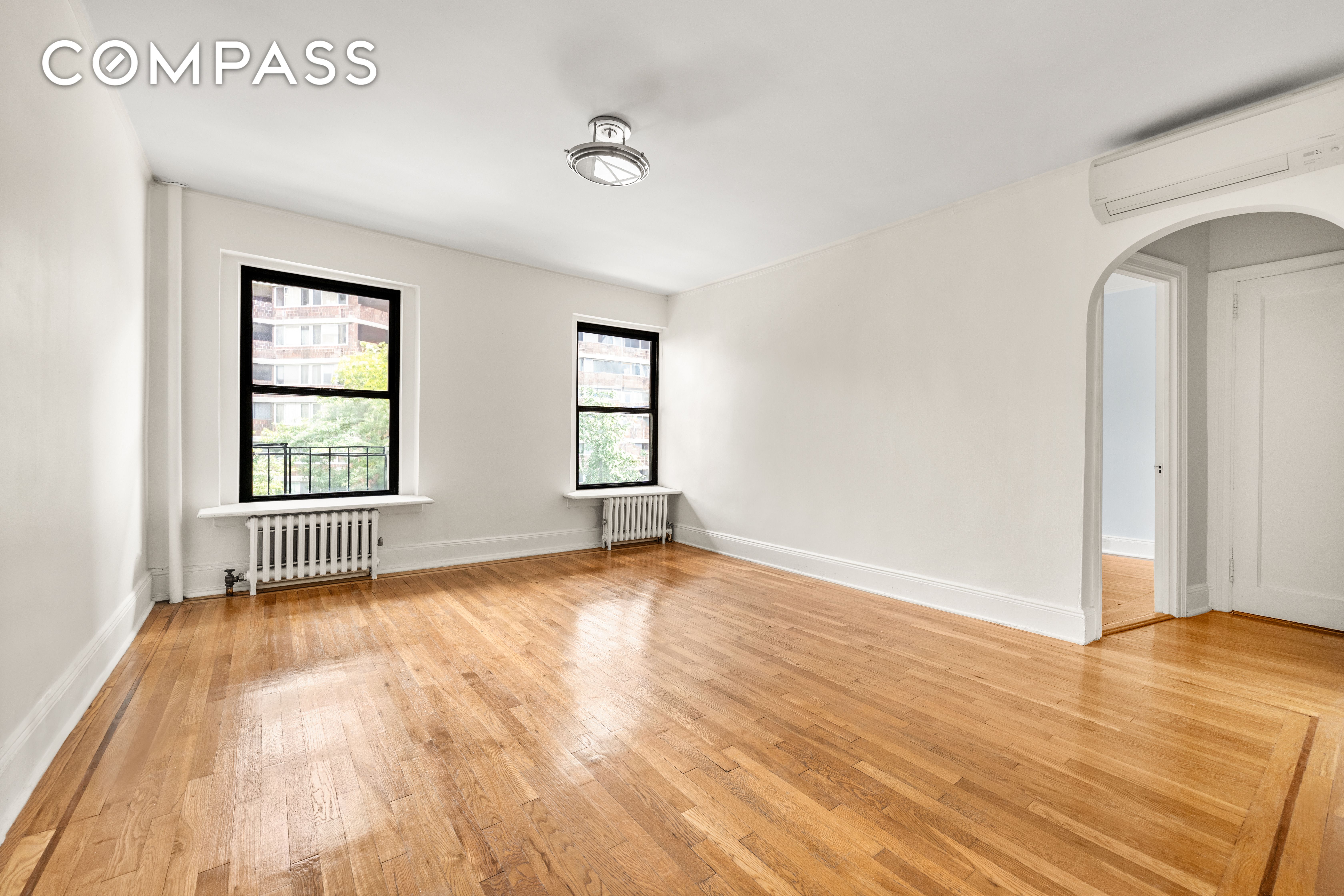 #1 photo, 240 E 24th Street, 曼哈顿 基普斯湾 Kips Bay , NY 10010