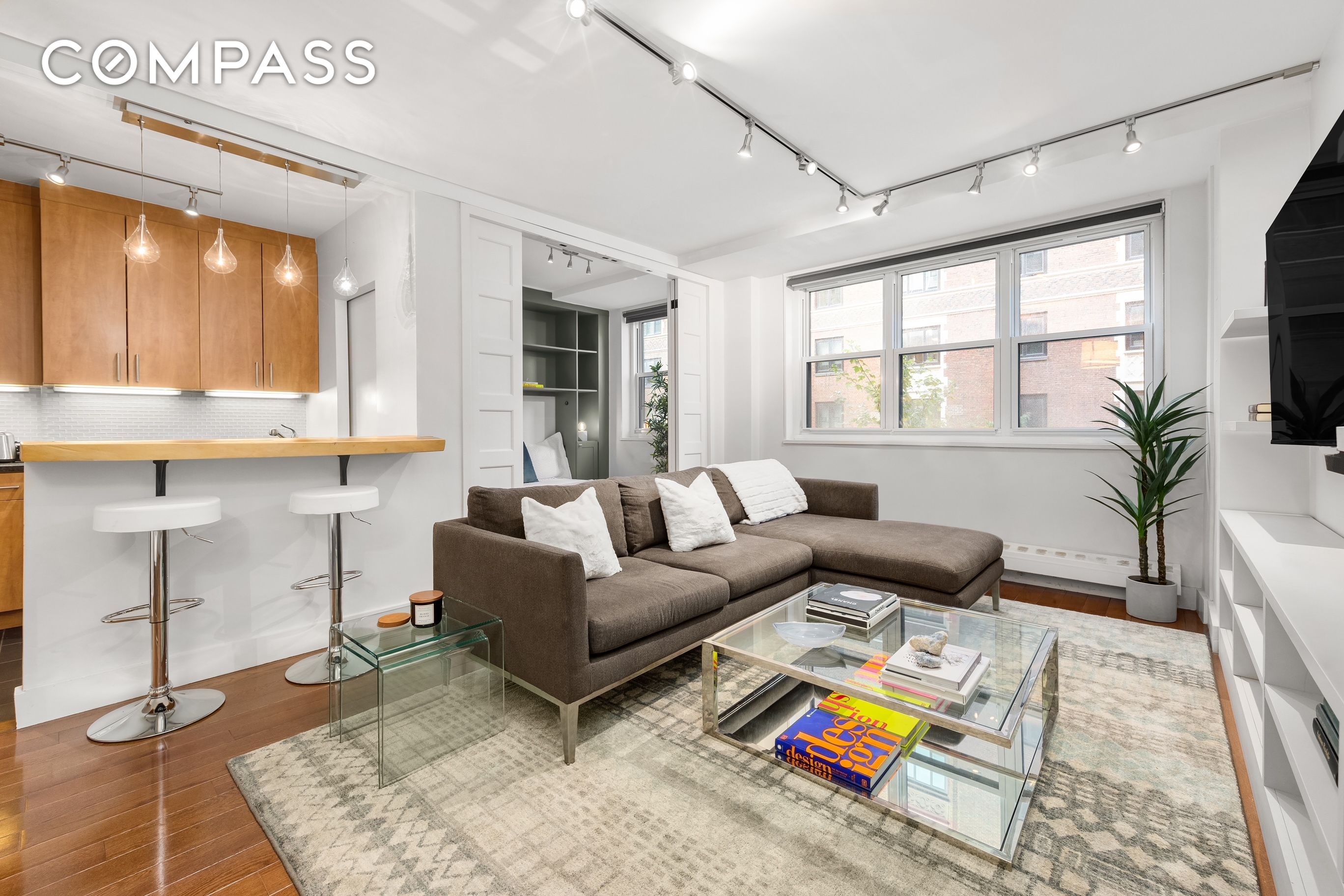 #1 photo, 63 E 9th Street, 曼哈顿 格林威治村 Greenwich Village , NY 10003